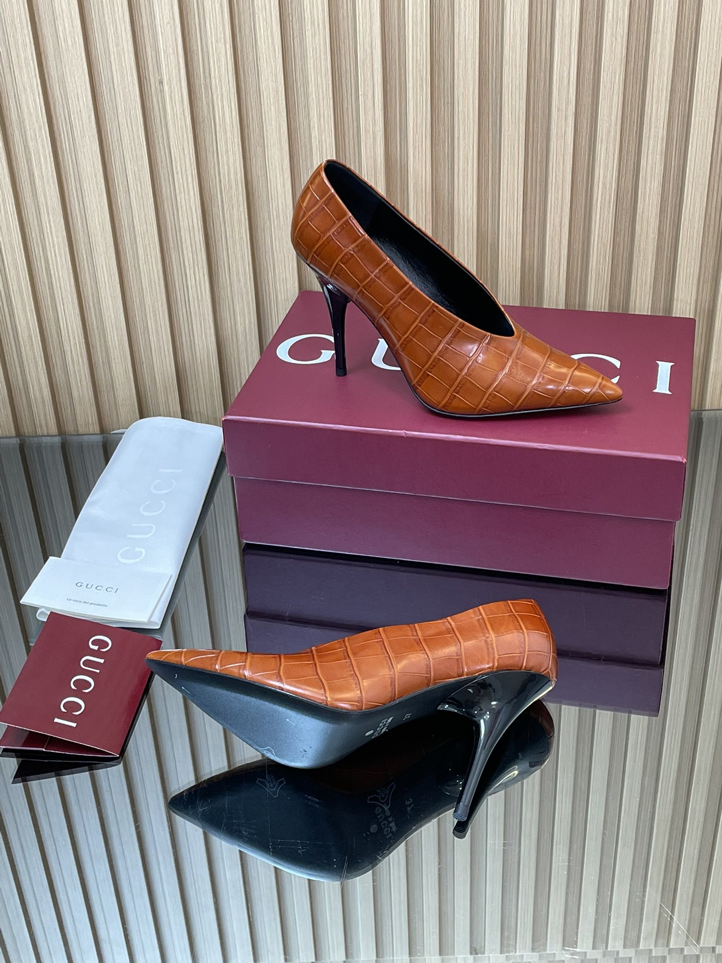 GUCCI グッチ フラットシューズ 本革 通勤 ブラック - 画像 9