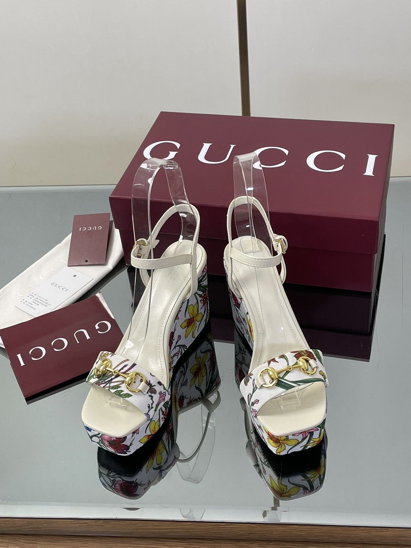 GUCCI グッチ フラットシューズ フラワー柄 シューズ サンダル フラット サンダル ハイヒール 花柄 38サイズ 551545 - 画像 2