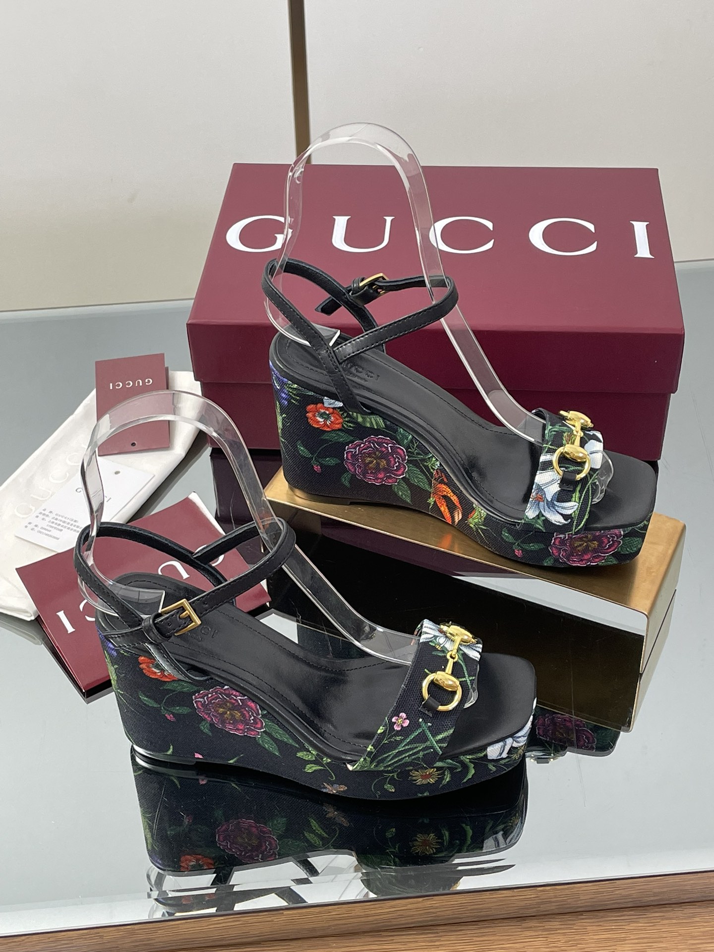 GUCCI グッチ フラットシューズ 花柄 レディース ブラック
