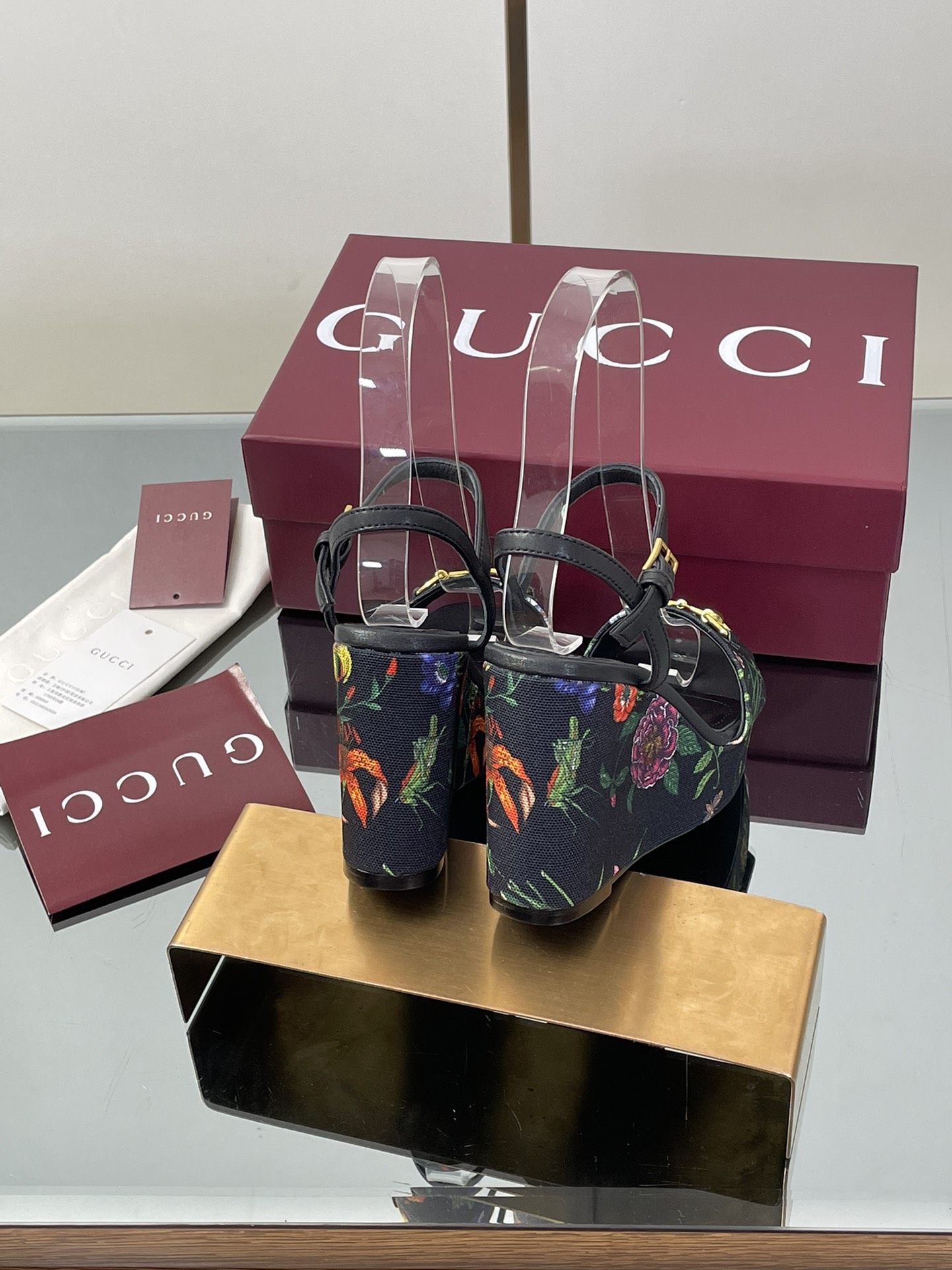 GUCCI グッチ フラットシューズ 花柄 レディース ブラック - 画像 5