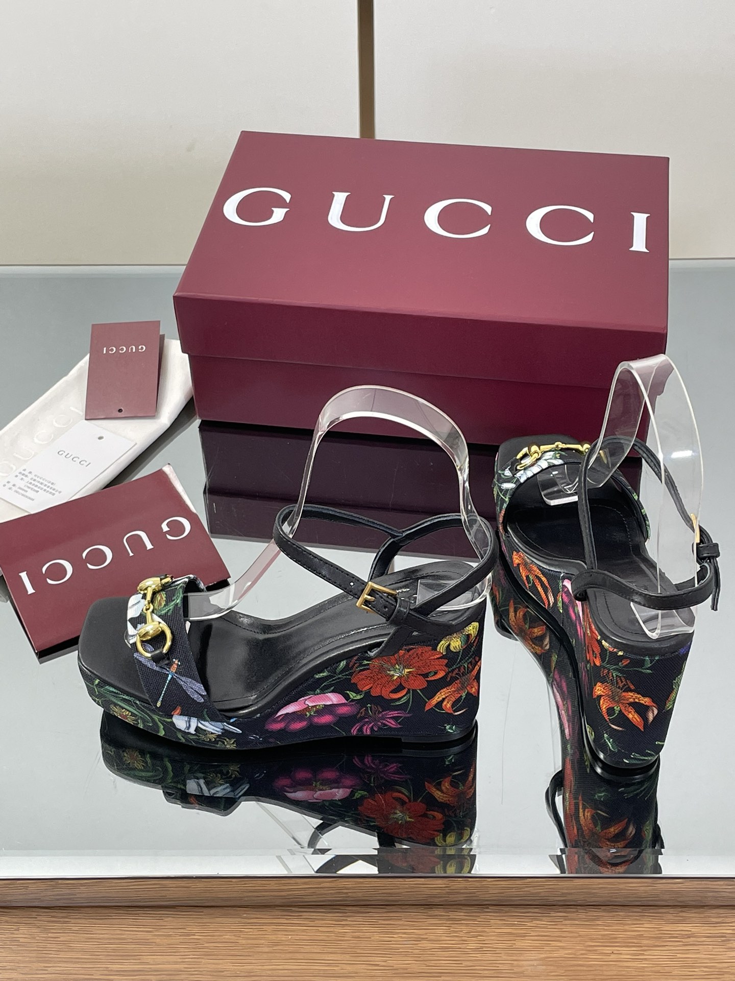 GUCCI グッチ フラットシューズ 花柄 レディース ブラック - 画像 6