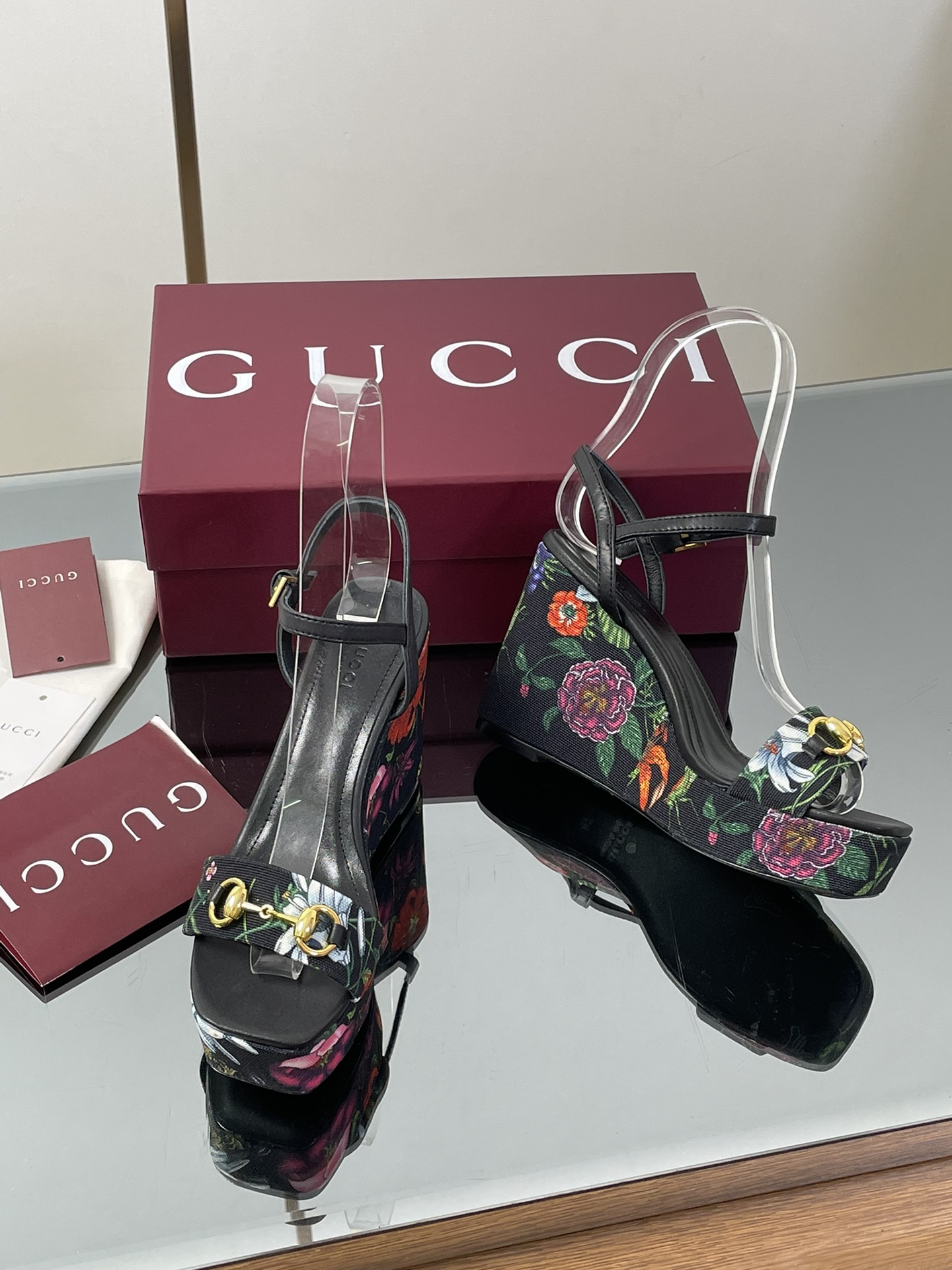 GUCCI グッチ フラットシューズ 花柄 レディース ブラック - 画像 7