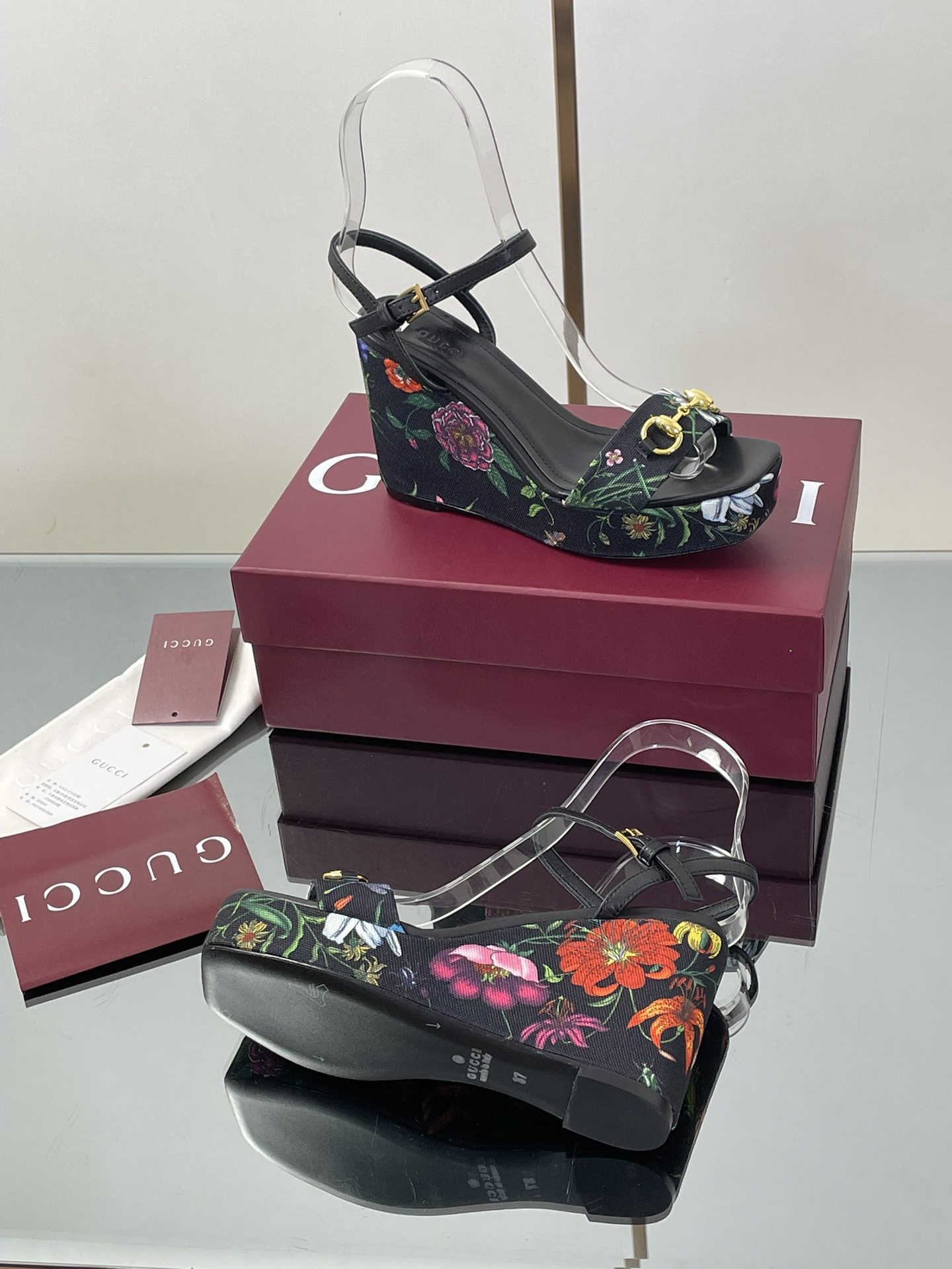 GUCCI グッチ フラットシューズ 花柄 レディース ブラック - 画像 9