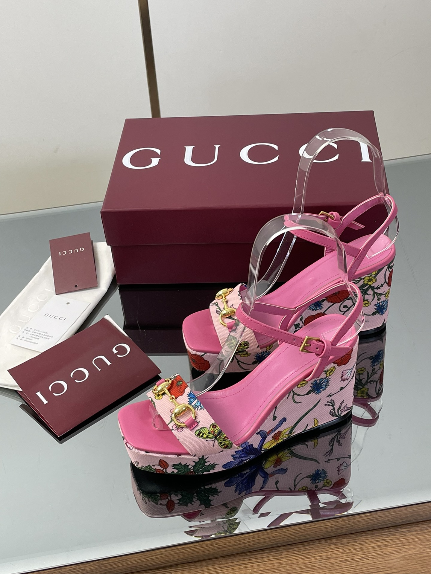 GUCCI グッチ フラットシューズ 北欧風 シルク ピンク - 画像 4