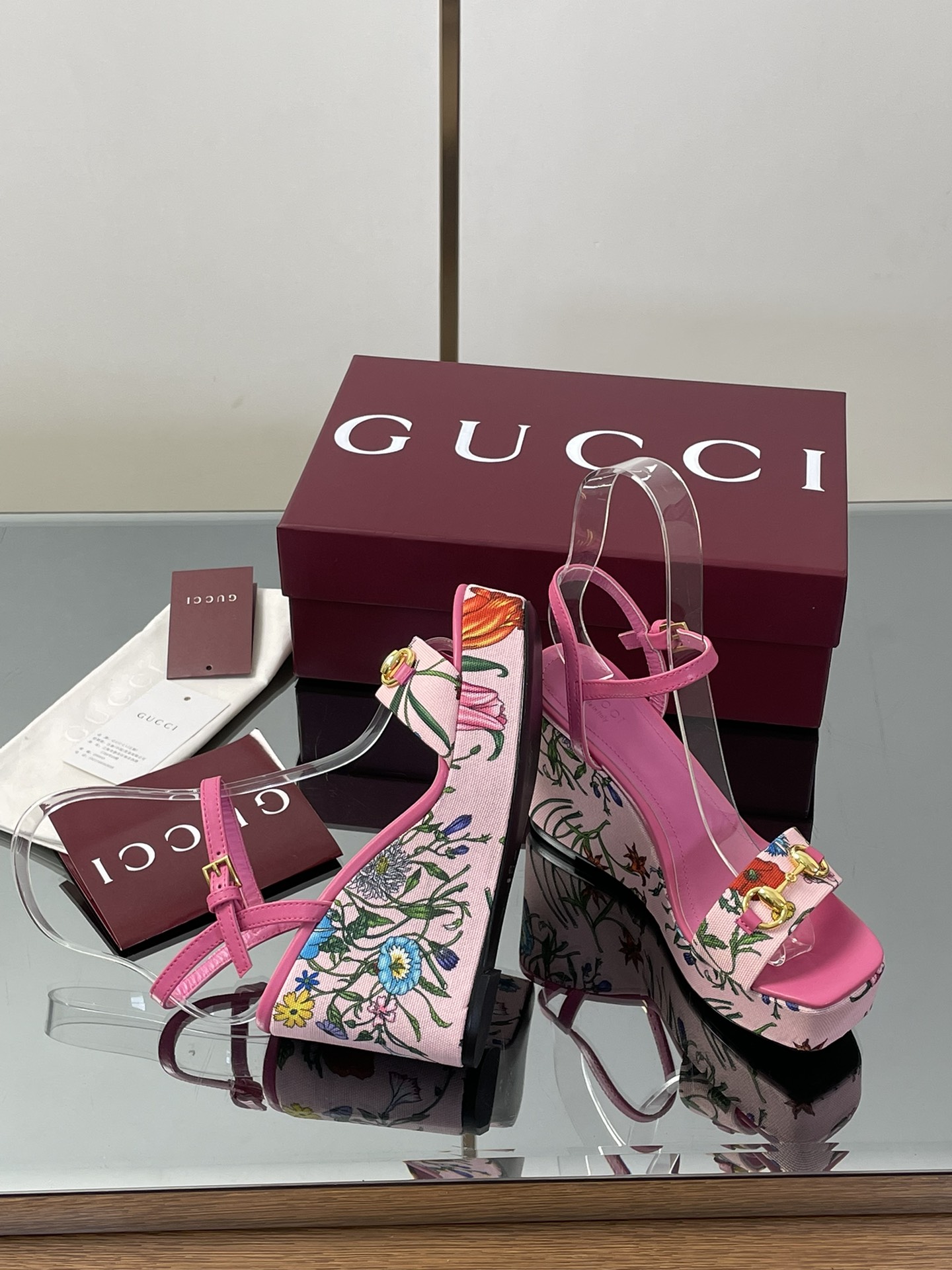GUCCI グッチ フラットシューズ 北欧風 シルク ピンク - 画像 8