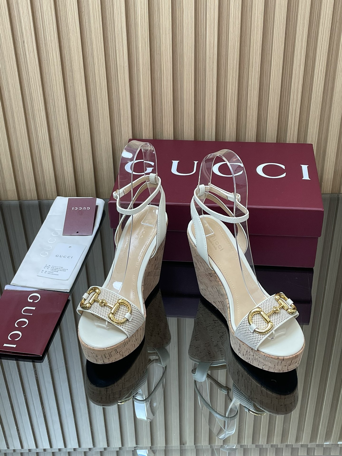 GUCCI グッチ フラットシューズ 本革 軽量 シェル型ヒール ブラック - 画像 2
