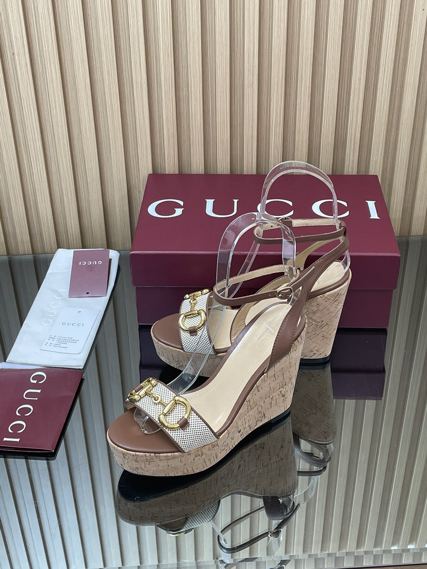 GUCCI グッチ ウェッジサンダル 本革 フラットヒール シューズ ブラック - 画像 4