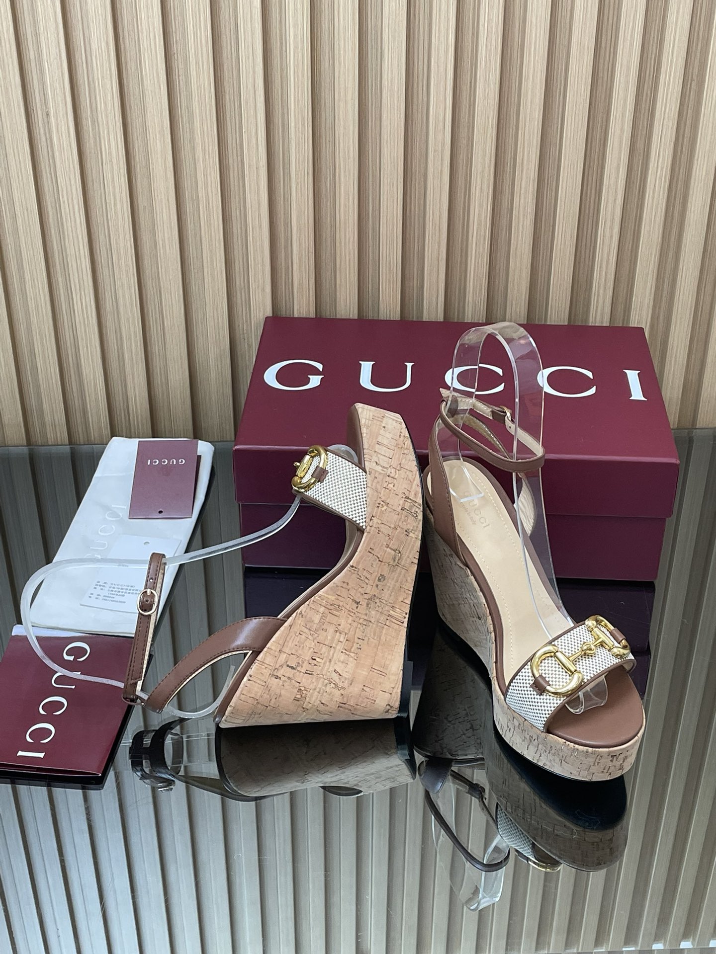 GUCCI グッチ ウェッジサンダル 本革 フラットヒール シューズ ブラック - 画像 8