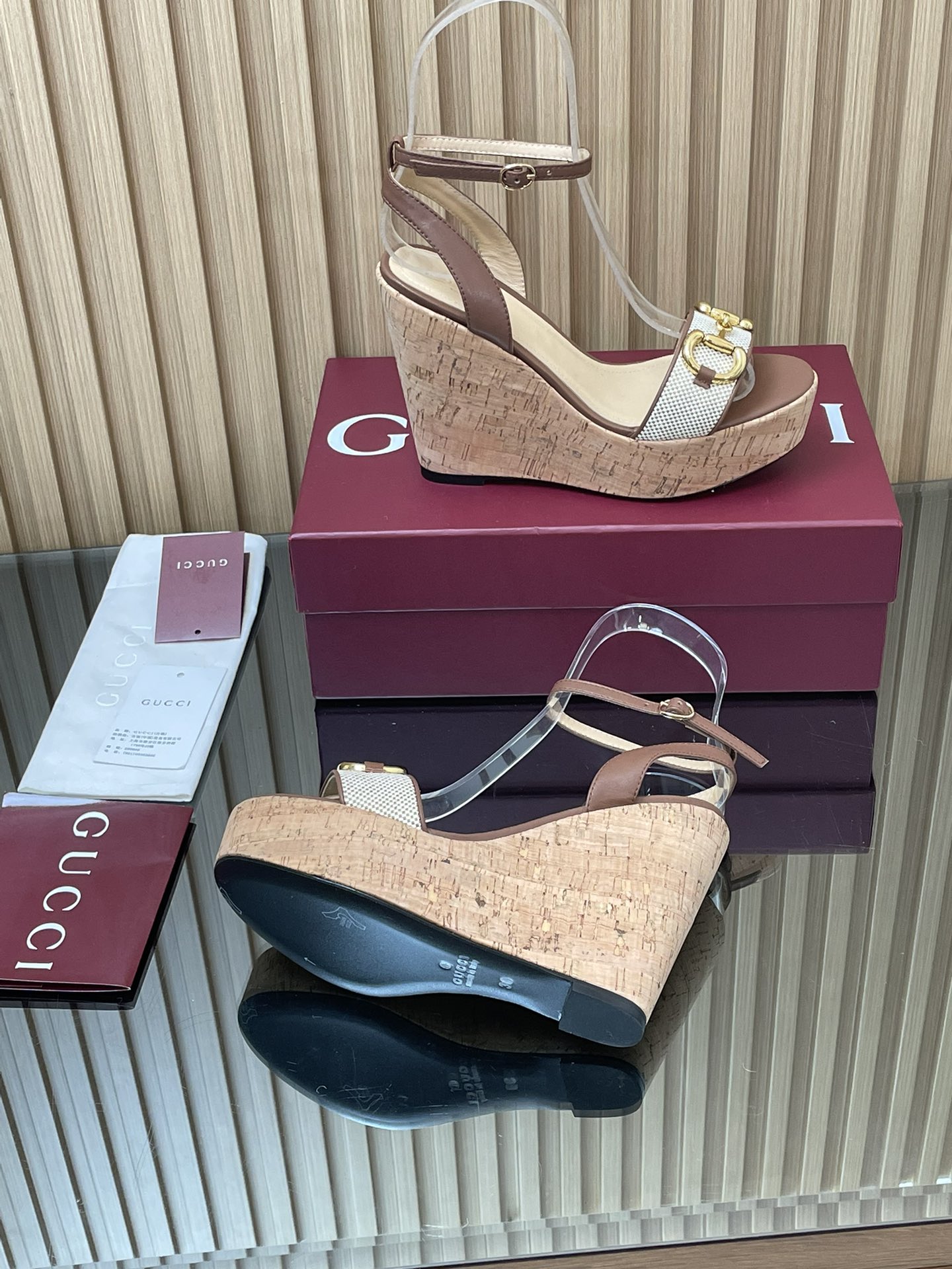 GUCCI グッチ ウェッジサンダル 本革 フラットヒール シューズ ブラック - 画像 9