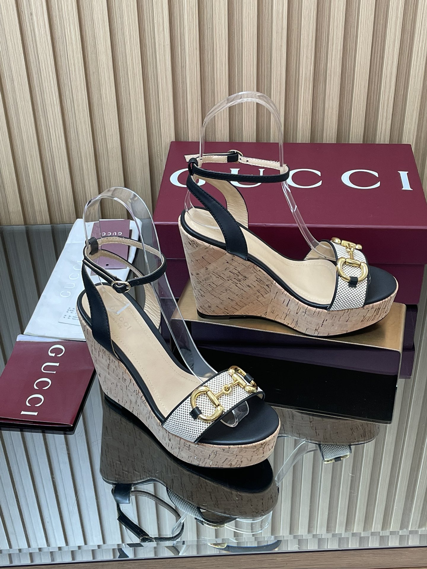 GUCCI グッチ フラットシューズ シューズ 軽量 通勤 通学 黒色