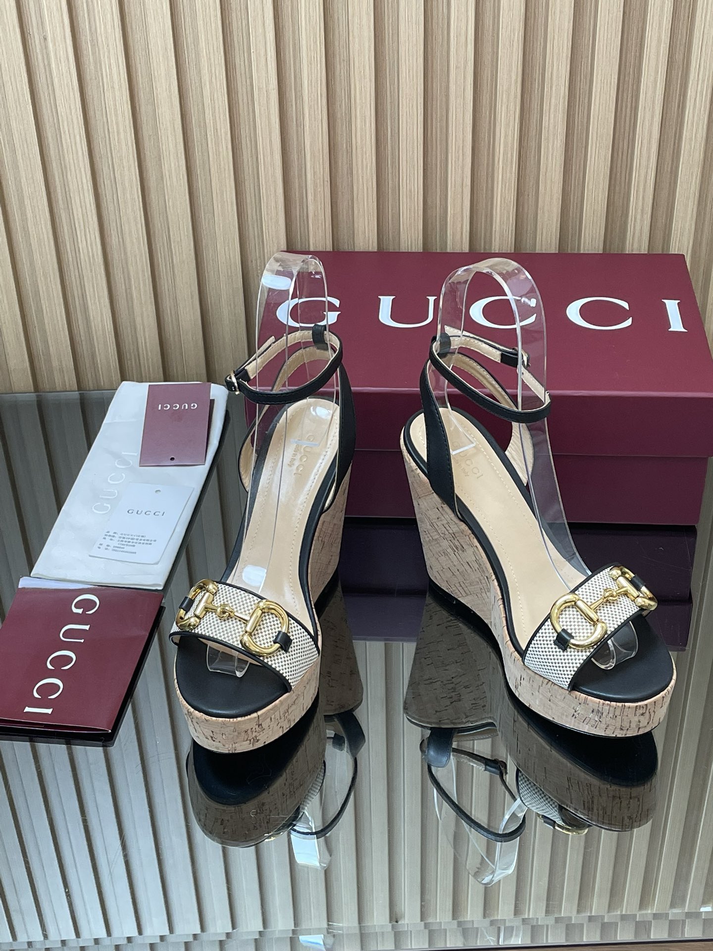 GUCCI グッチ フラットシューズ シューズ 軽量 通勤 通学 黒色 - 画像 2