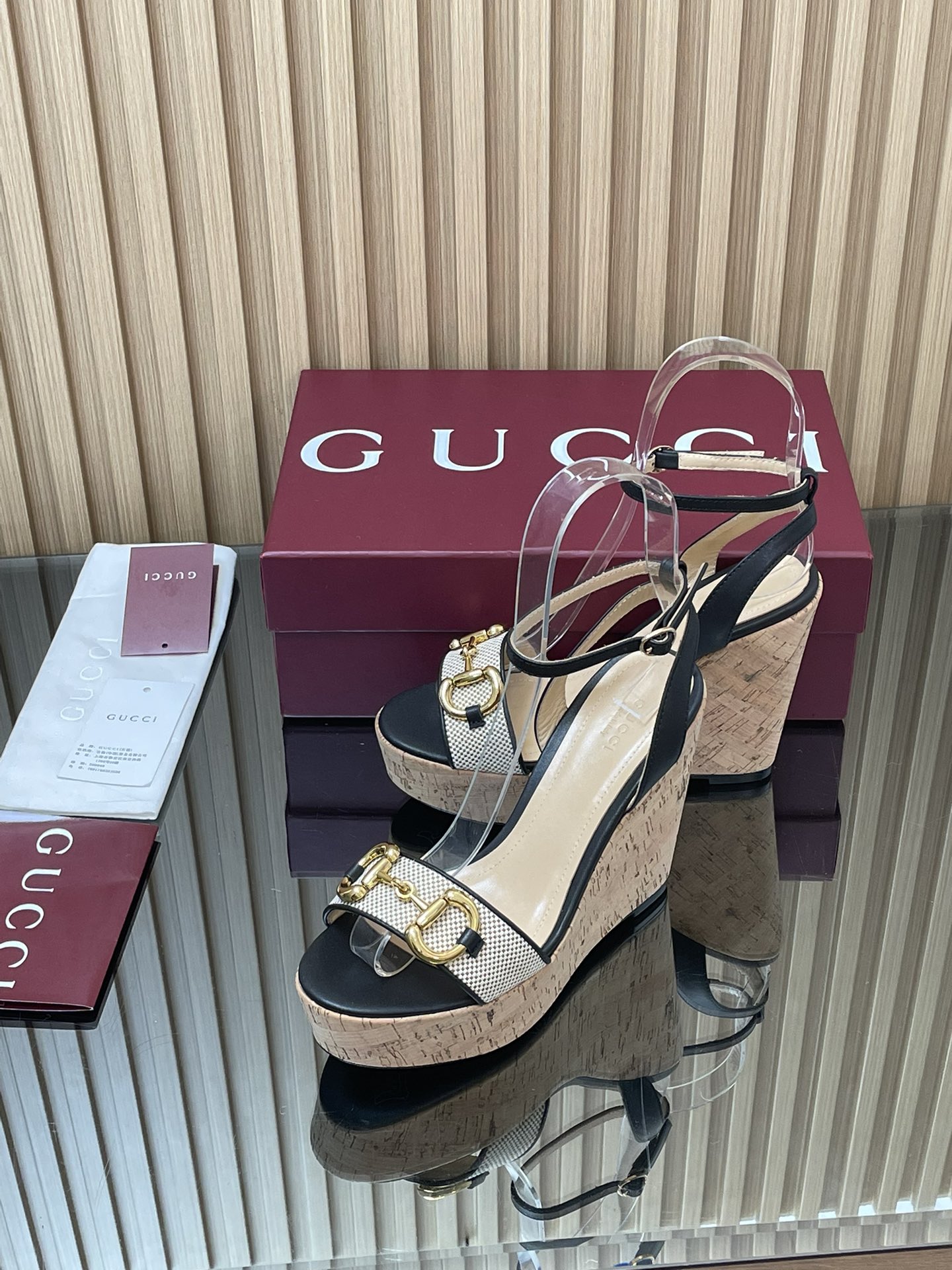 GUCCI グッチ フラットシューズ シューズ 軽量 通勤 通学 黒色 - 画像 4