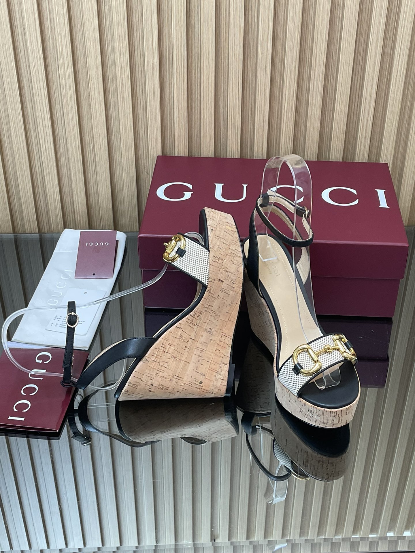 GUCCI グッチ フラットシューズ シューズ 軽量 通勤 通学 黒色 - 画像 8