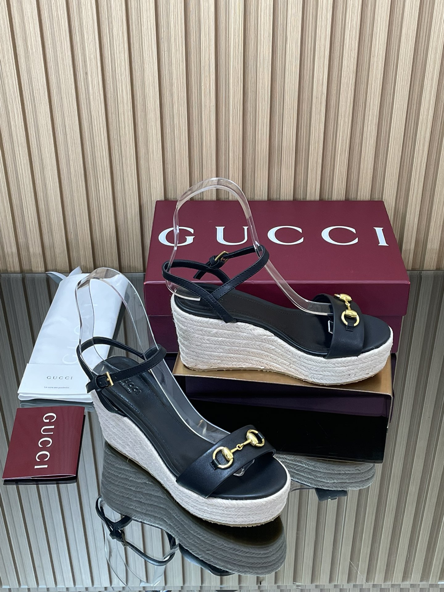 GUCCI グッチ フラットシューズ 本革 軽量 ブラック