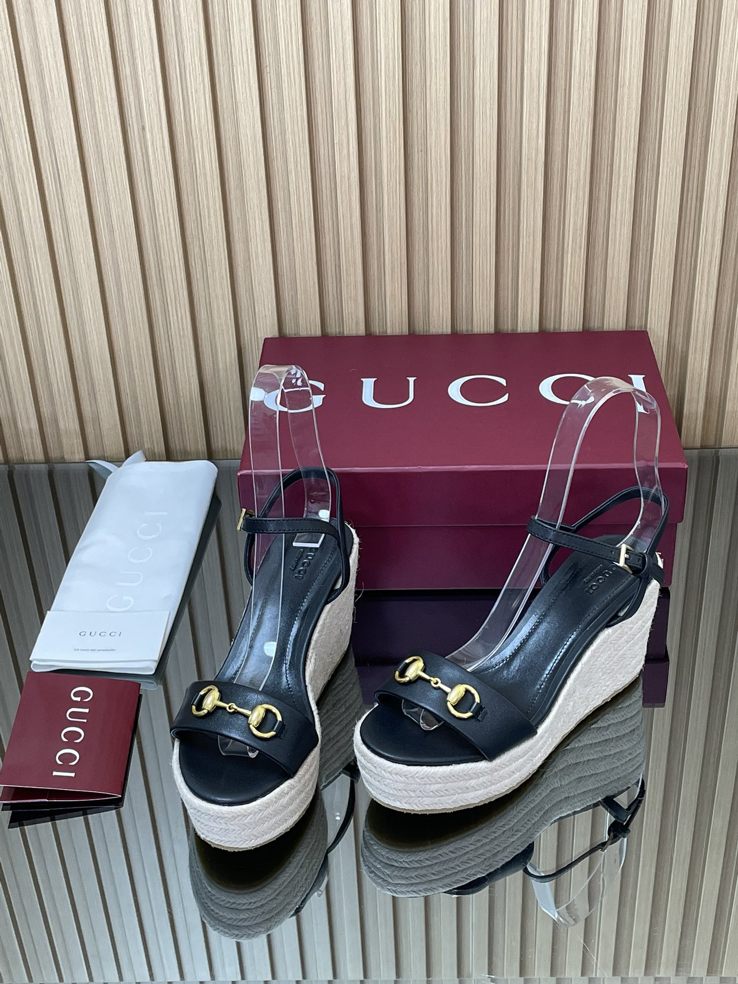 GUCCI グッチ フラットシューズ 本革 軽量 ブラック - 画像 3