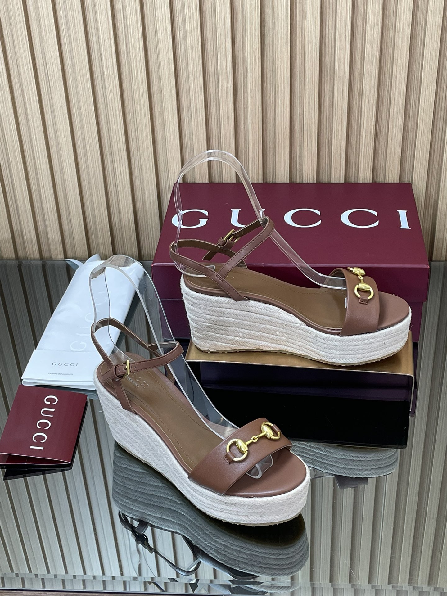GUCCI グッチ フラットシューズ 本革 軽量 ブラック