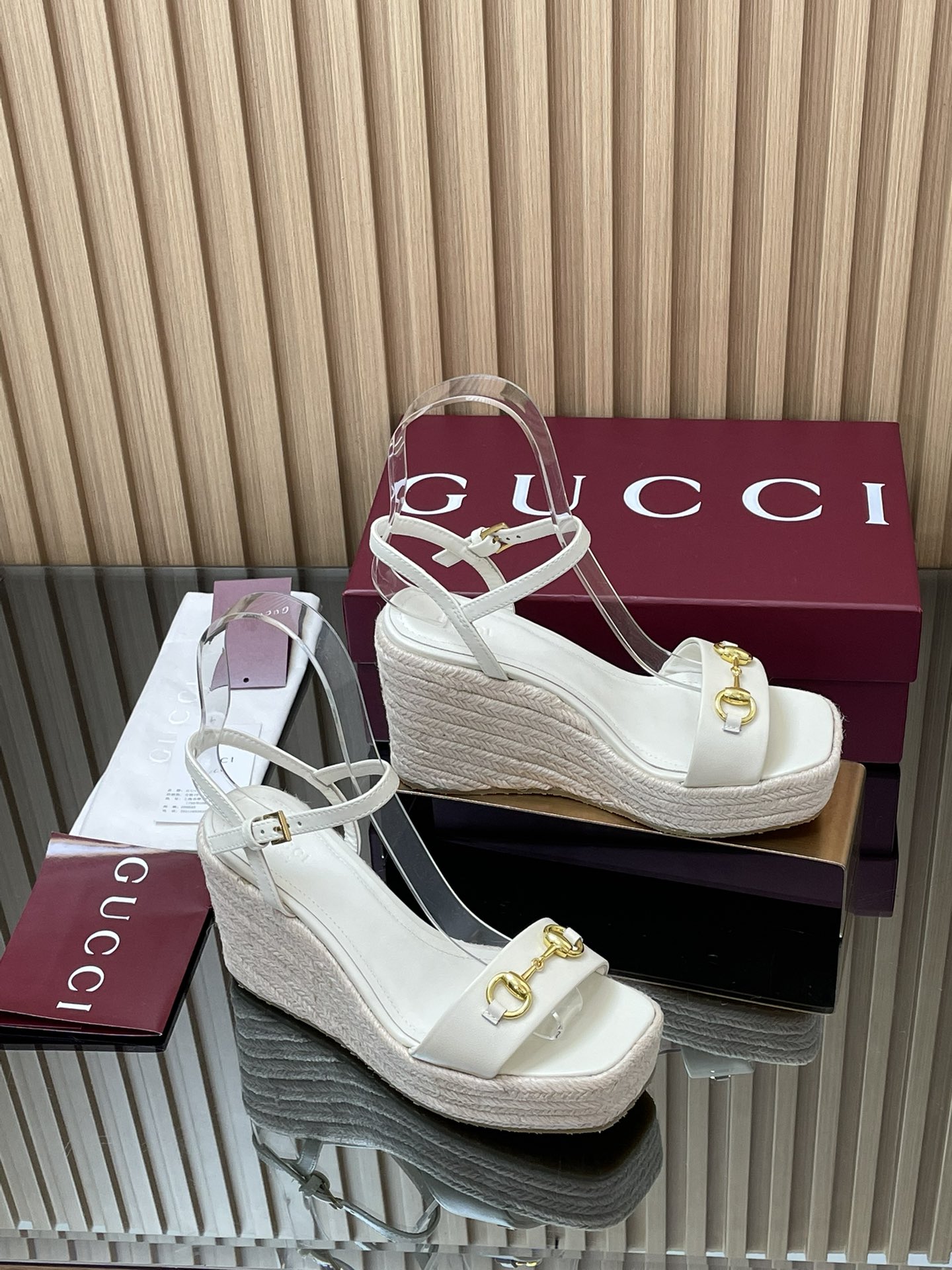 GUCCI グッチ フラットシューズ インソール付き レディース 白色