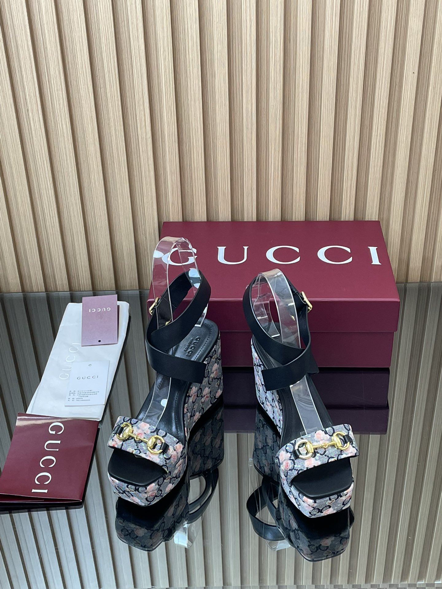 GUCCI グッチ フラットシューズ 花柄 レディース ウェッジサンダル 全1色 - 画像 2