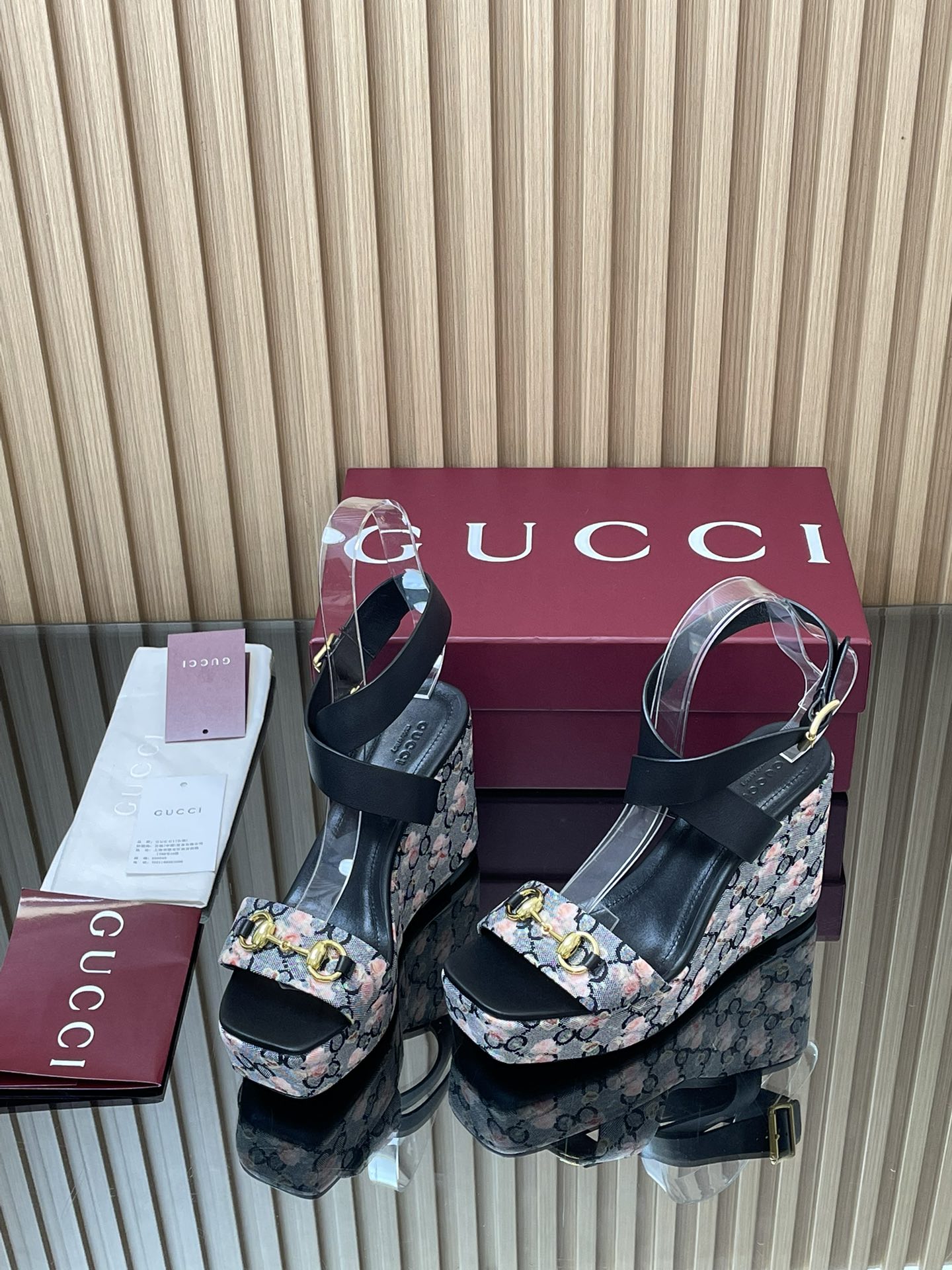 GUCCI グッチ フラットシューズ 花柄 レディース ウェッジサンダル 全1色 - 画像 3