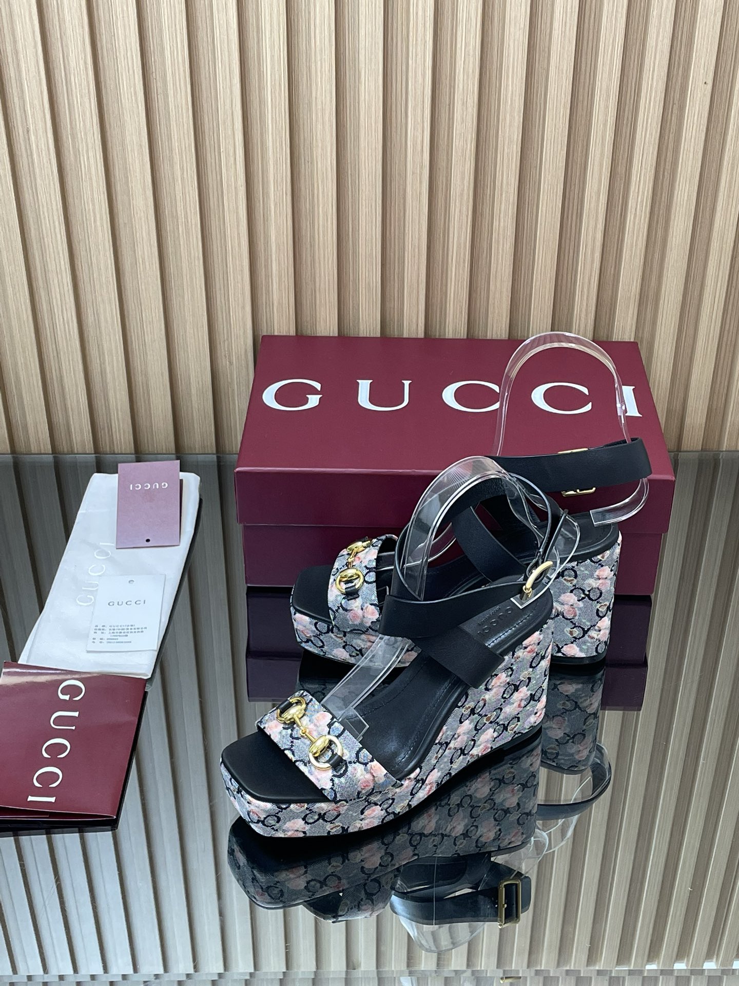 GUCCI グッチ フラットシューズ 花柄 レディース ウェッジサンダル 全1色 - 画像 4
