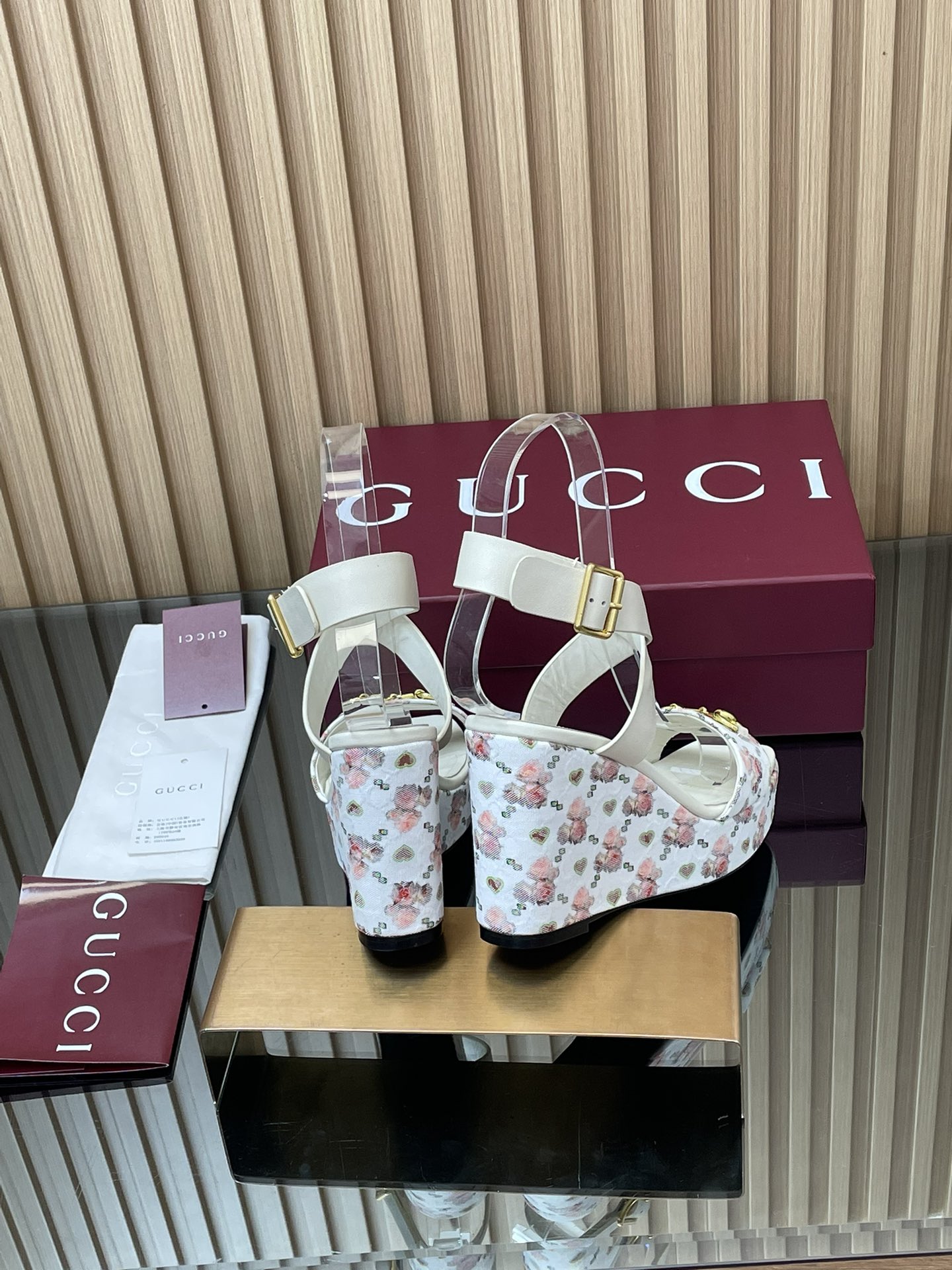 GUCCI グッチ フラットシューズ フラワー柄 シルク 通勤 全1色 - 画像 5