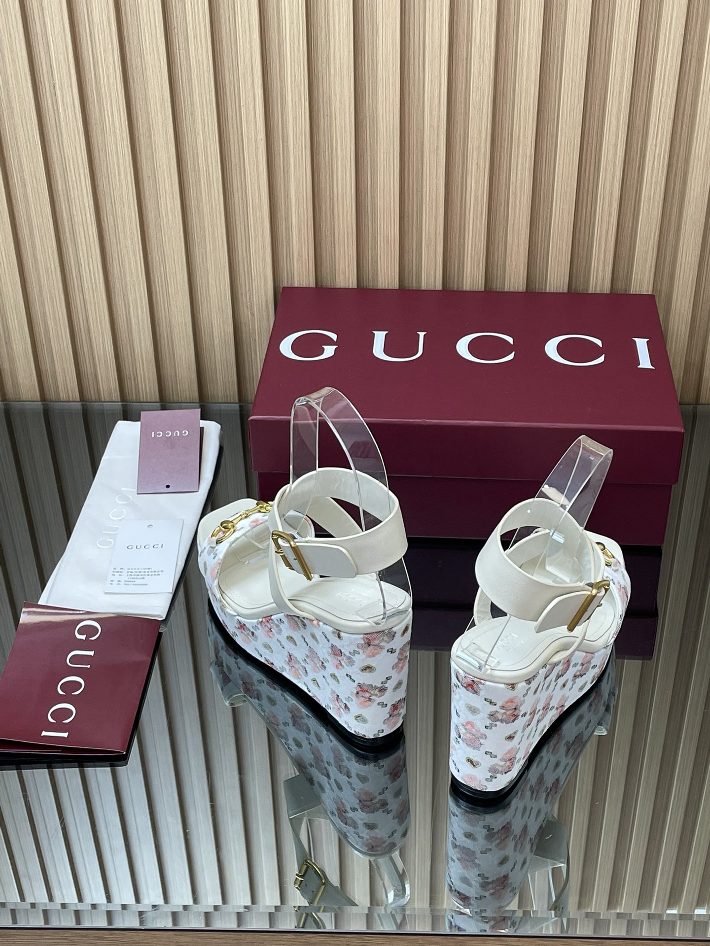 GUCCI グッチ フラットシューズ フラワー柄 シルク 通勤 全1色 - 画像 6