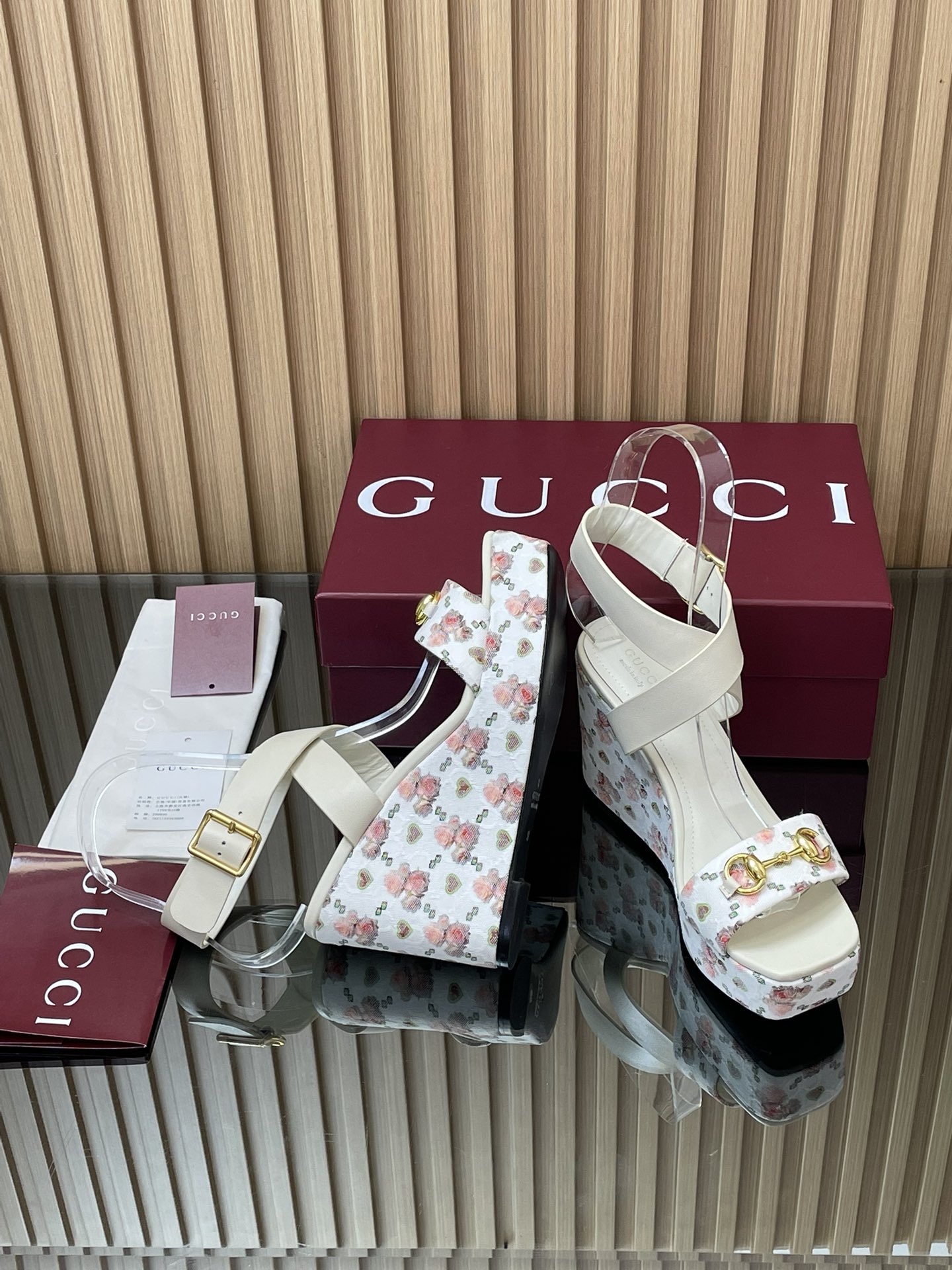 GUCCI グッチ フラットシューズ フラワー柄 シルク 通勤 全1色 - 画像 8
