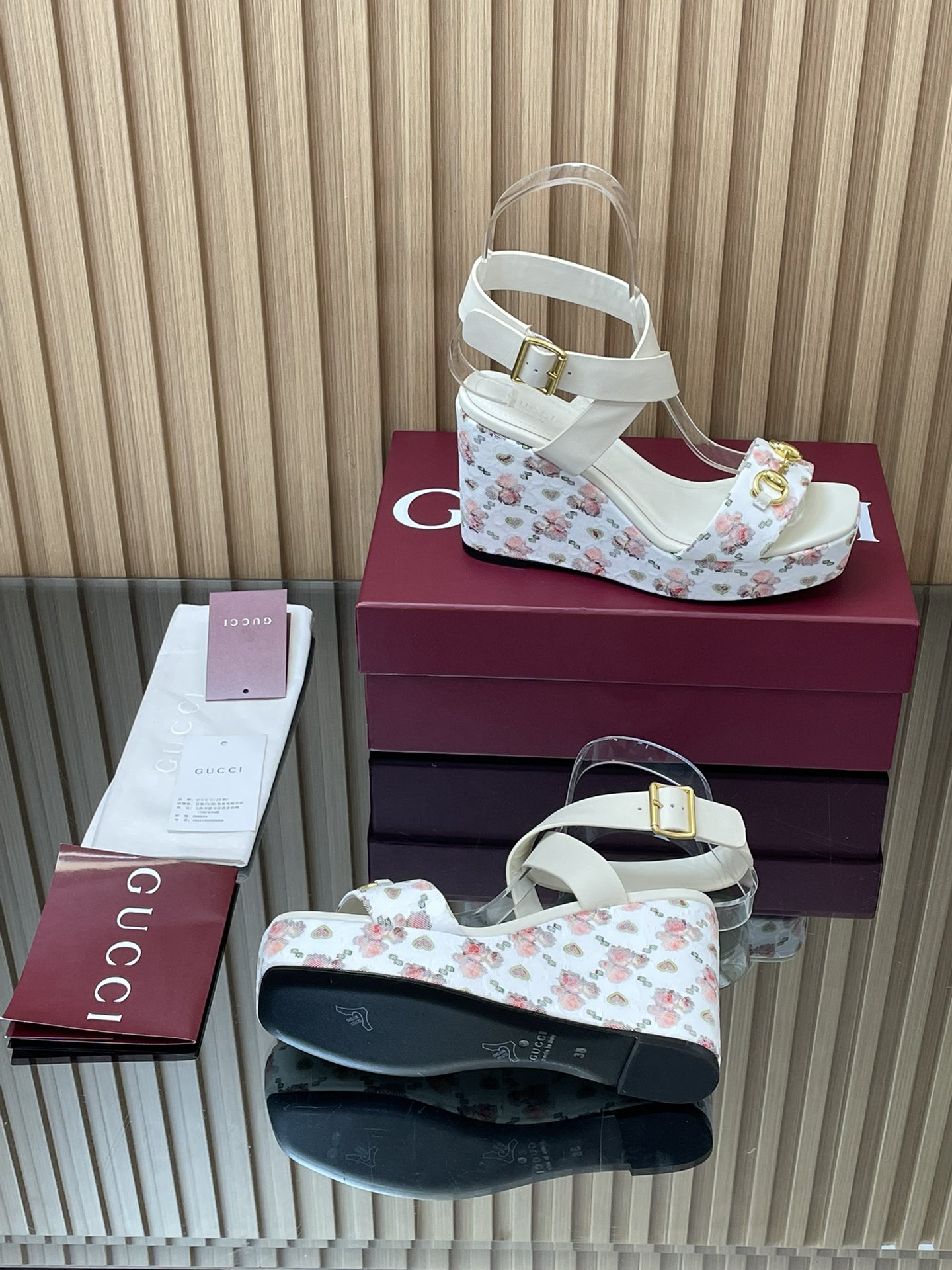 GUCCI グッチ フラットシューズ フラワー柄 シルク 通勤 全1色 - 画像 9