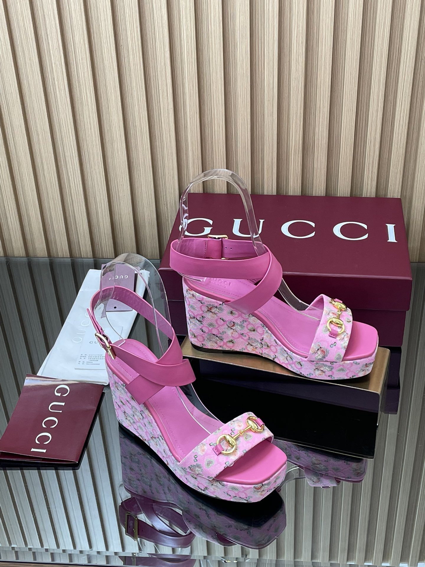 GUCCI グッチ フラットシューズ フラワープリント シューズ ピンク 全1色