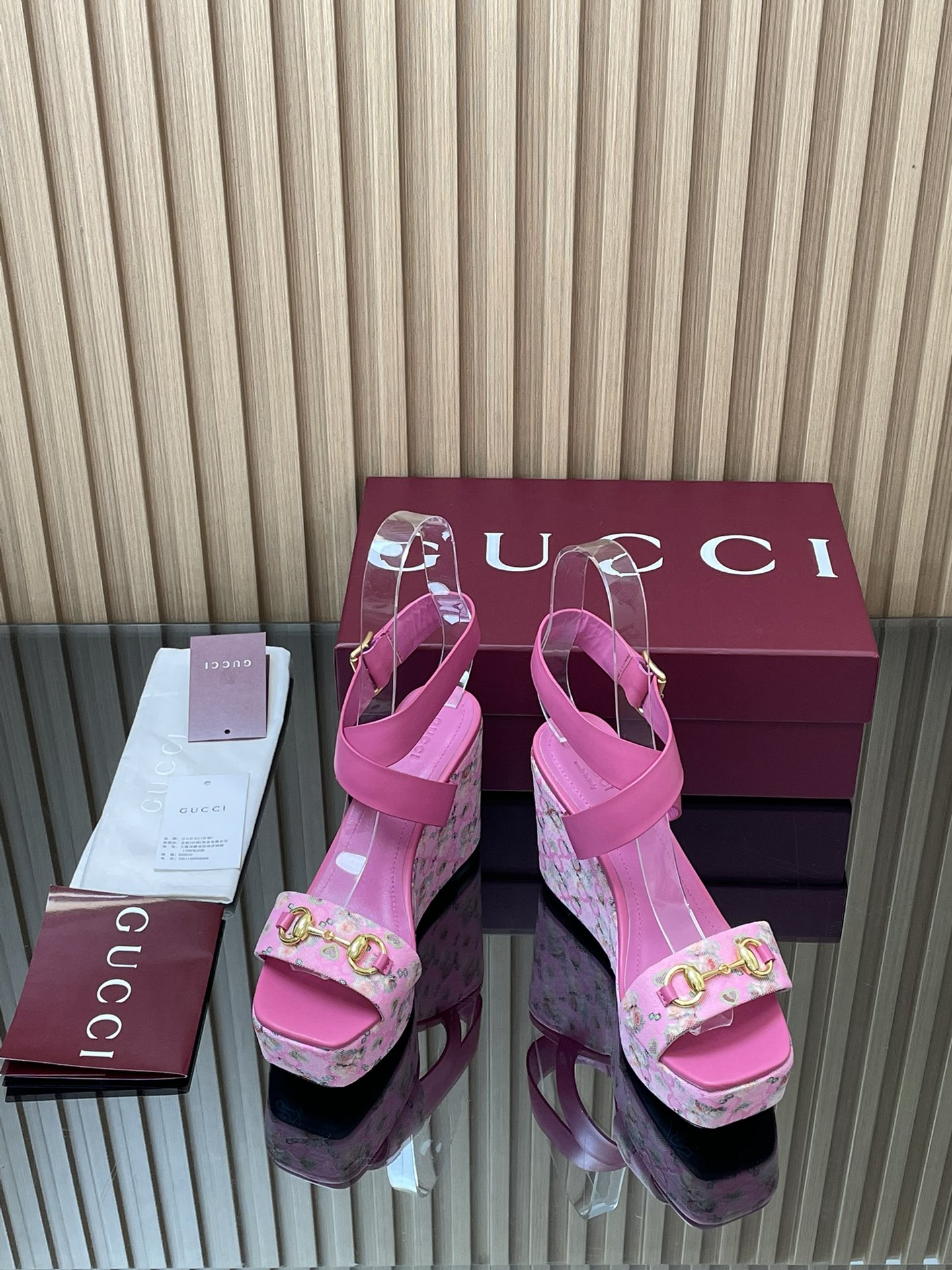 GUCCI グッチ フラットシューズ フラワープリント シューズ ピンク 全1色 - 画像 2