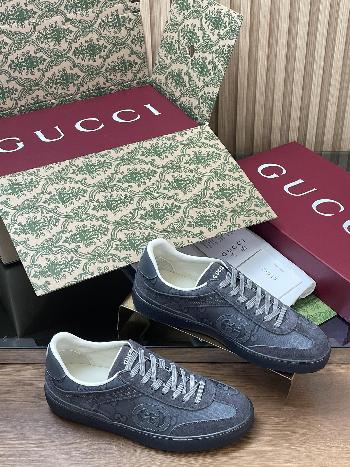GUCCI グッチ ローファー 本革 通勤 フラットシューズ ブラック
