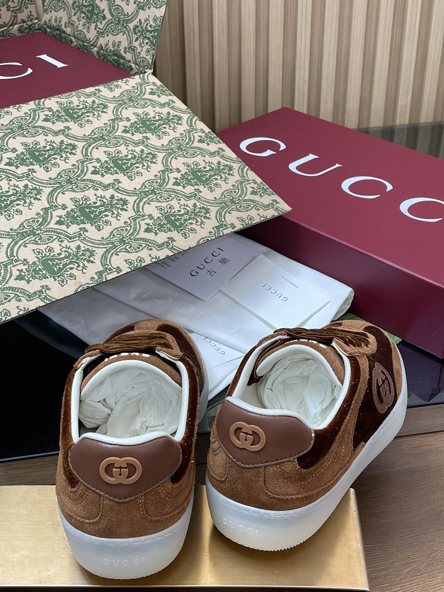 GUCCI グッチ ローカットスニーカー 本革 軽量 ブラック - 画像 5