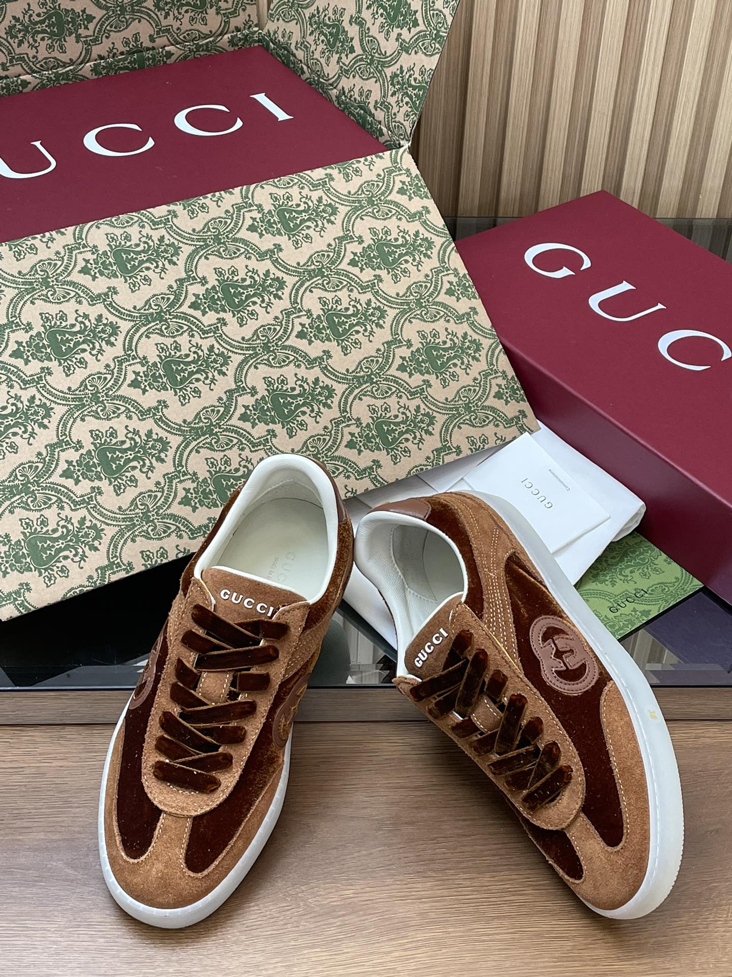GUCCI グッチ ローカットスニーカー 本革 軽量 ブラック - 画像 7