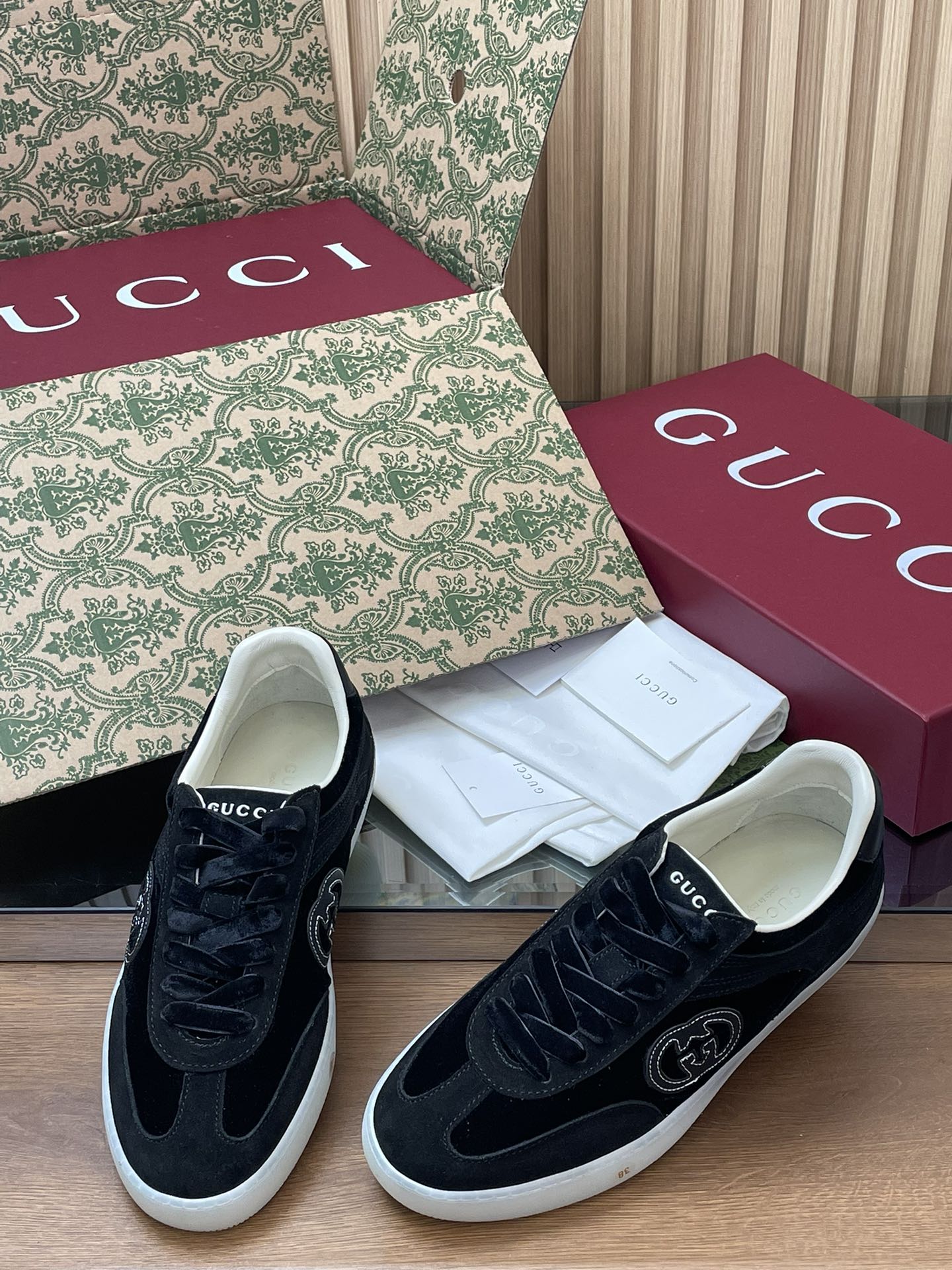 GUCCI グッチ フラットシューズ 本革 通勤 黒色 - 画像 3