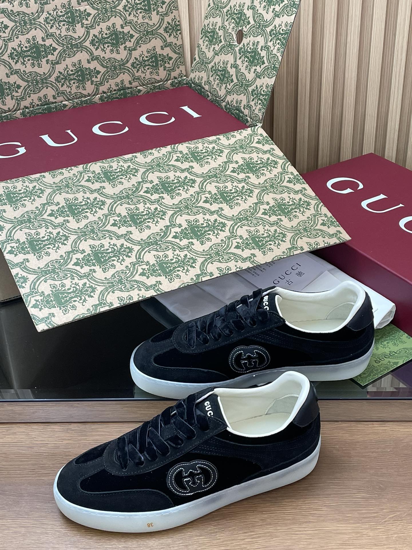 GUCCI グッチ フラットシューズ 本革 通勤 黒色 - 画像 4