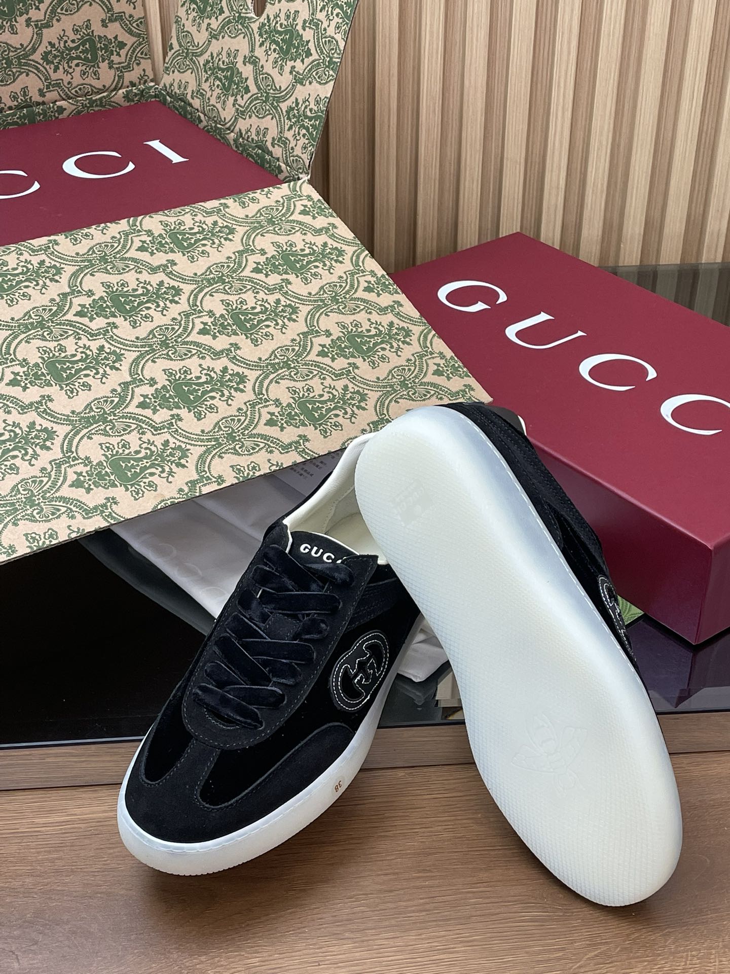 GUCCI グッチ フラットシューズ 本革 通勤 黒色 - 画像 9