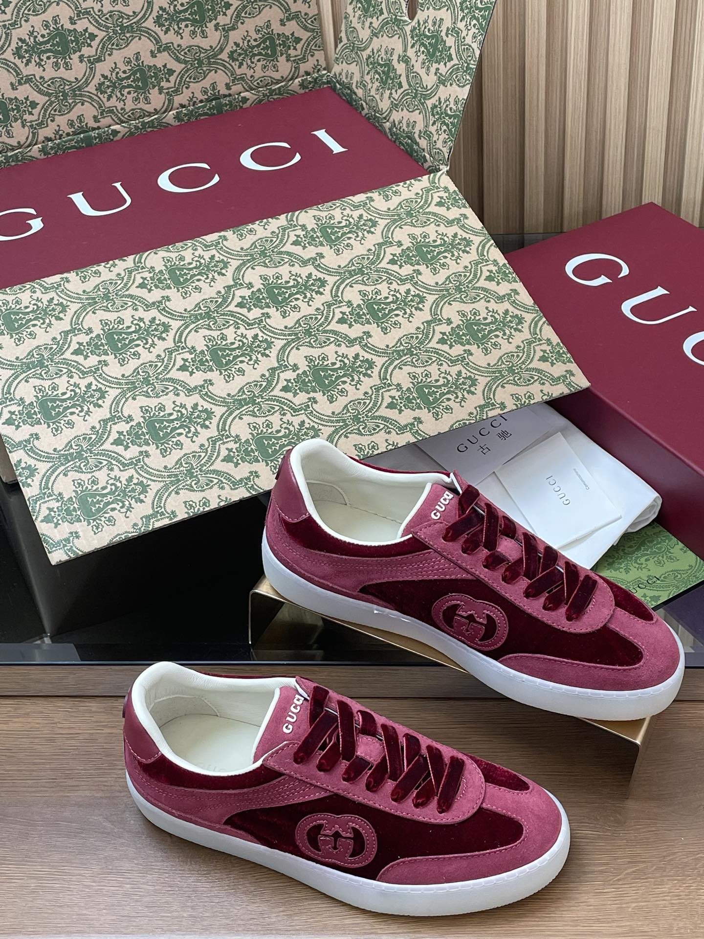 GUCCI グッチ フラットシューズ 本革 レディース ブラック