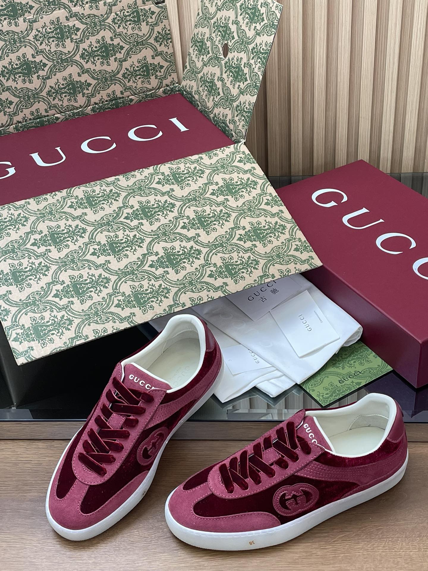 GUCCI グッチ フラットシューズ 本革 レディース ブラック - 画像 3