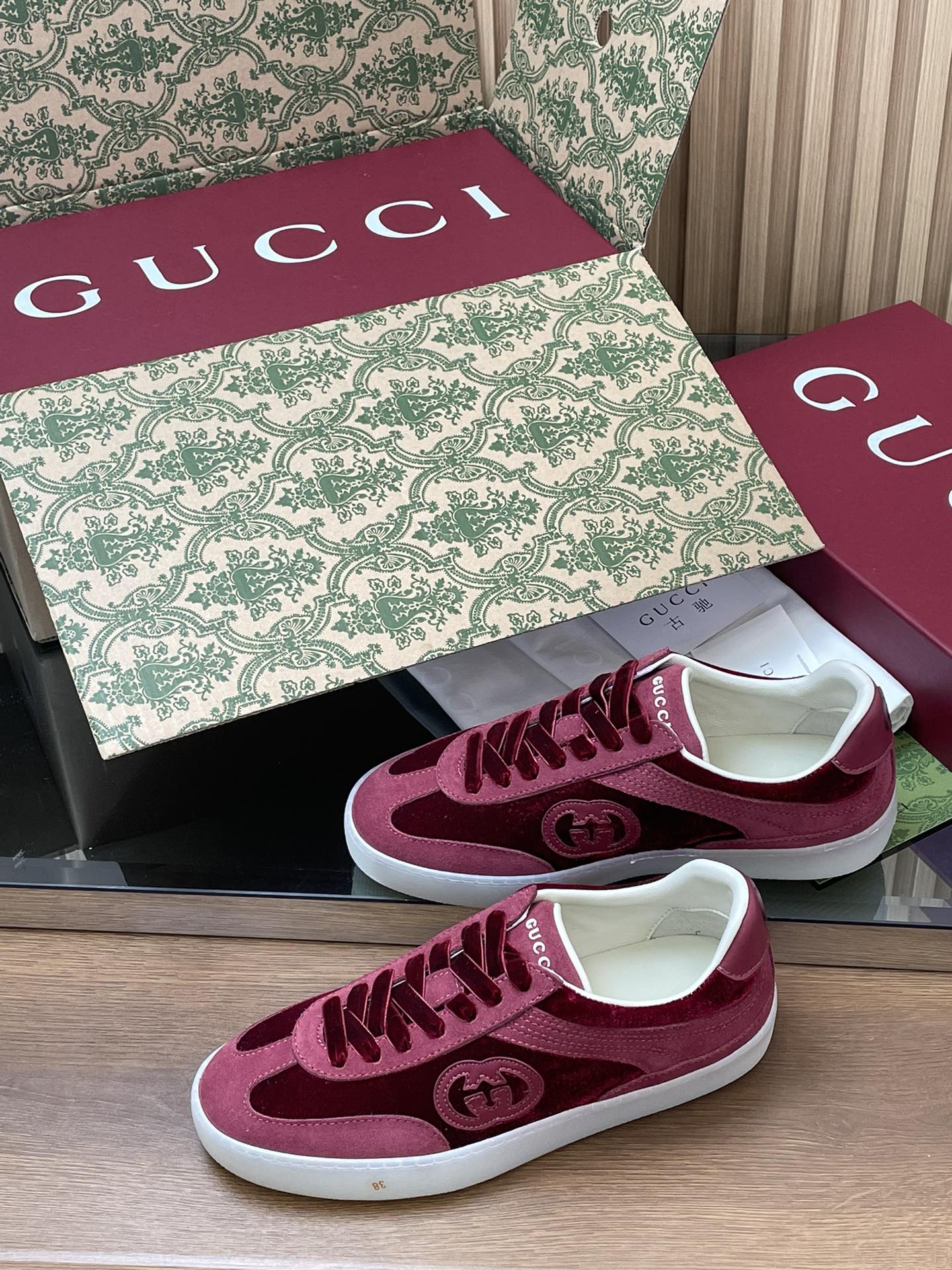 GUCCI グッチ フラットシューズ 本革 レディース ブラック - 画像 4