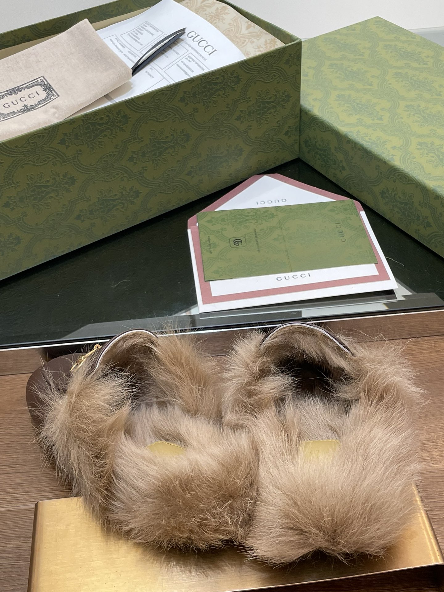 GUCCI グッチ フラットシューズ 本革 毛付き ブラック - 画像 8