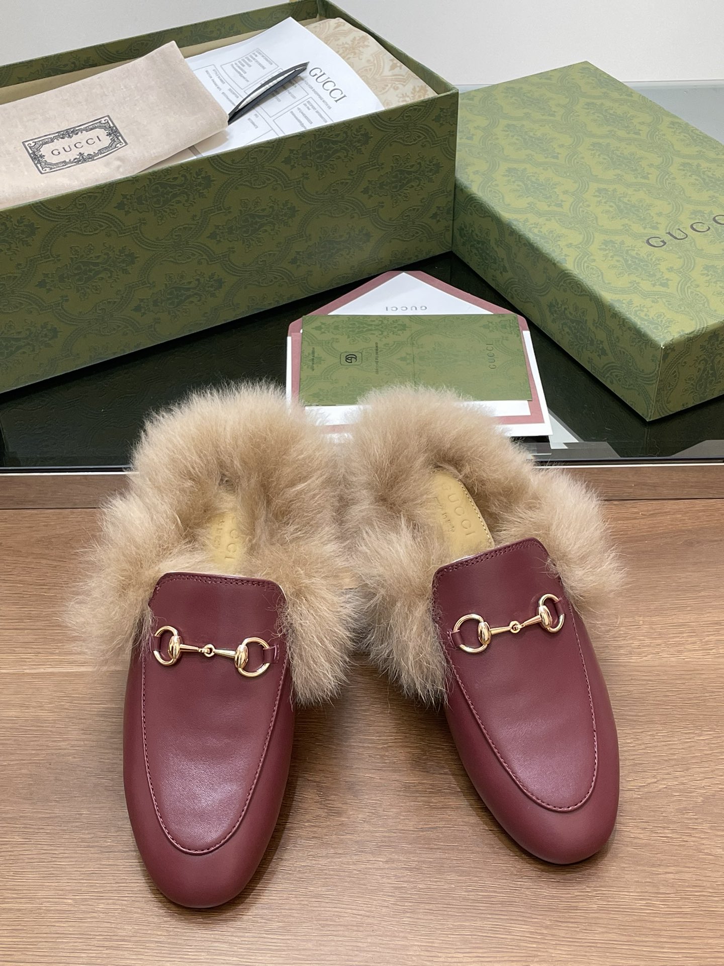 GUCCI グッチ フラットシューズ 本革 毛足 レディース ブラック - 画像 3