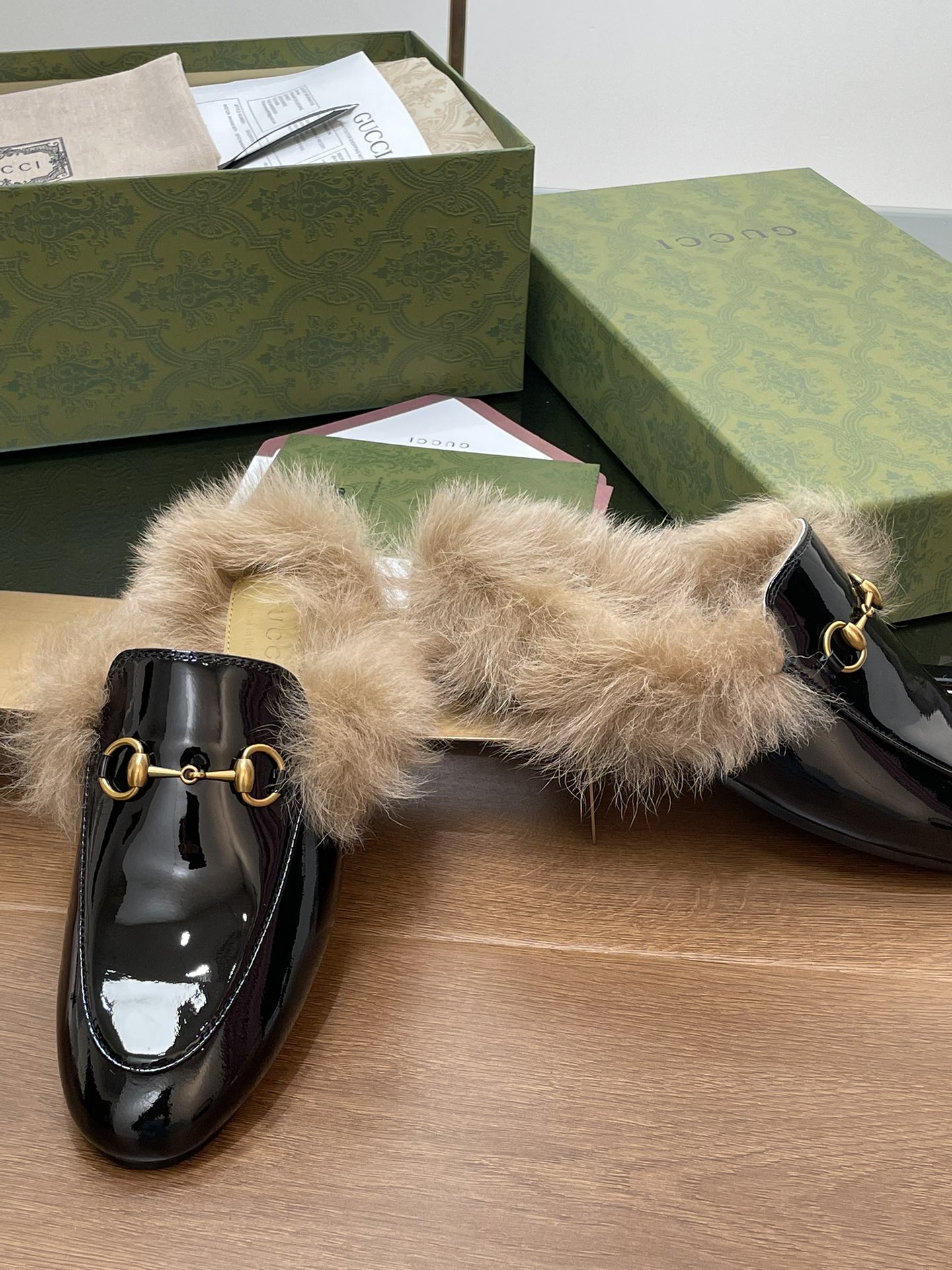 GUCCI グッチ フラットシューズ 本革 軽量 フェイクファー ブラック - 画像 6