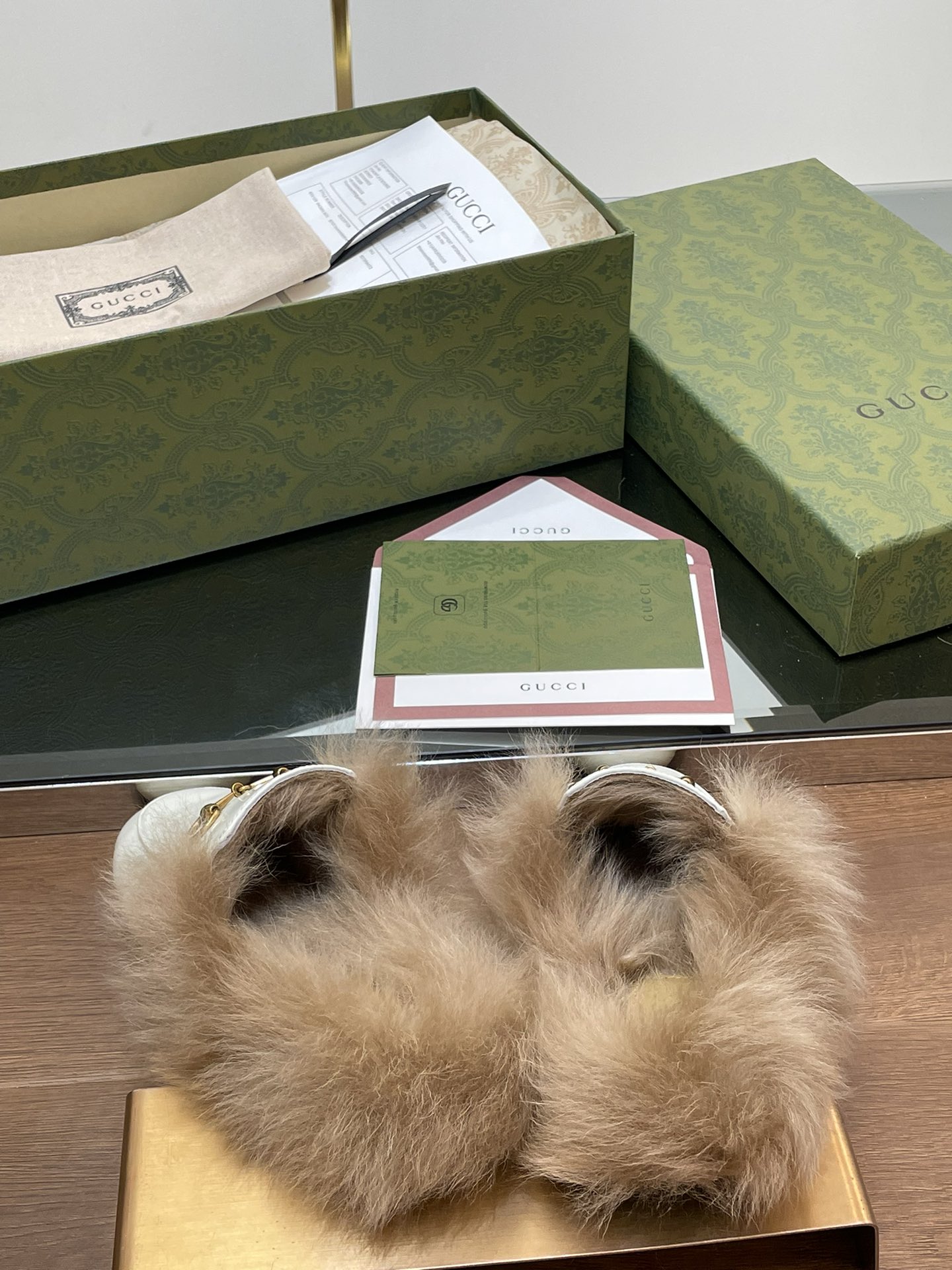 GUCCI グッチ フラットシューズ 本革 毛付き ファー ホワイト 全1色 - 画像 8