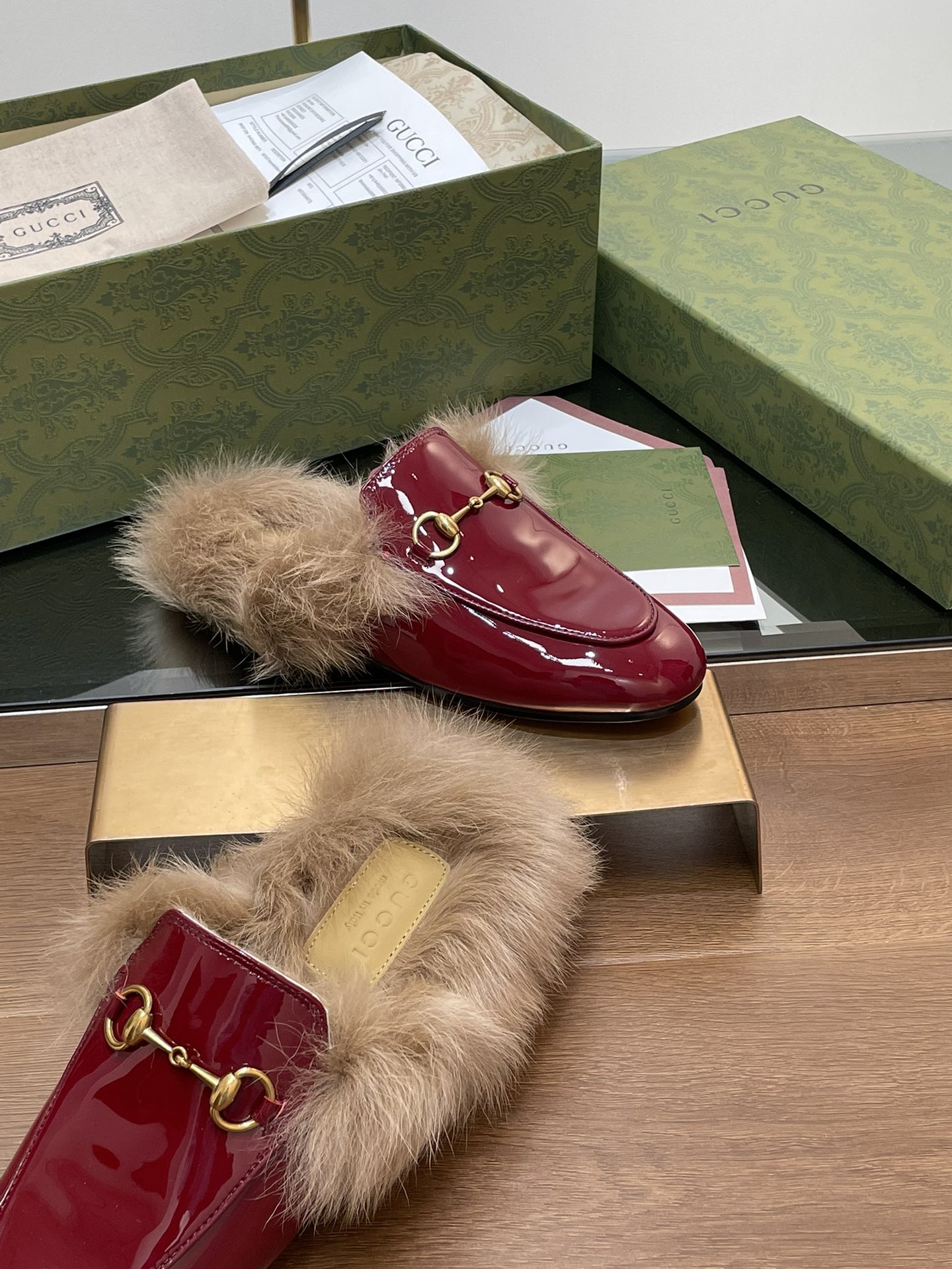 GUCCI グッチ フラットシューズ 本革 軽量 ファー レッド - 画像 6