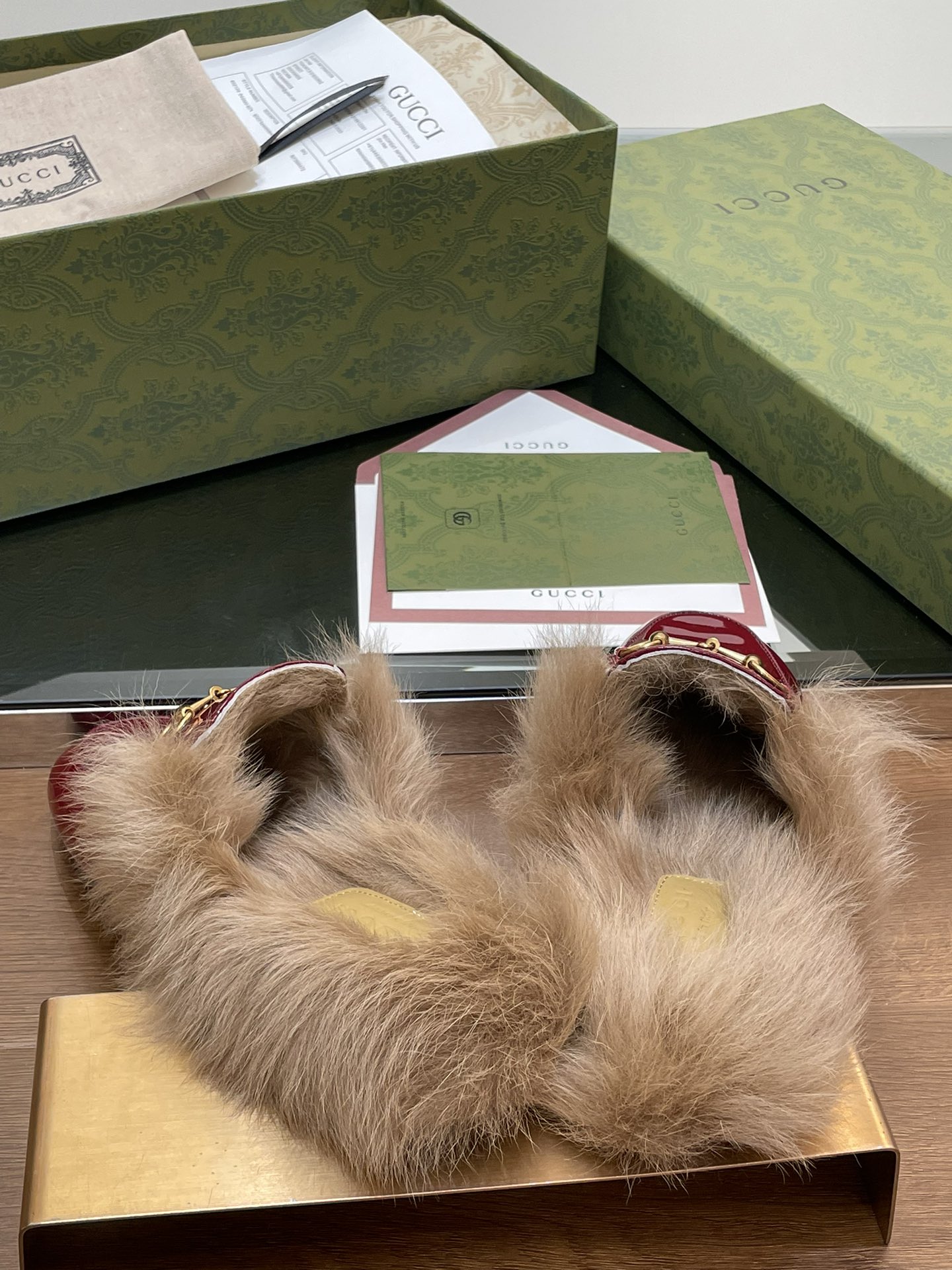 GUCCI グッチ フラットシューズ 本革 軽量 ファー レッド - 画像 8