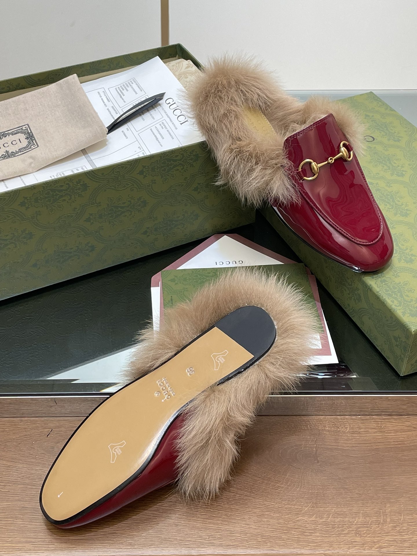 GUCCI グッチ フラットシューズ 本革 軽量 ファー レッド - 画像 9