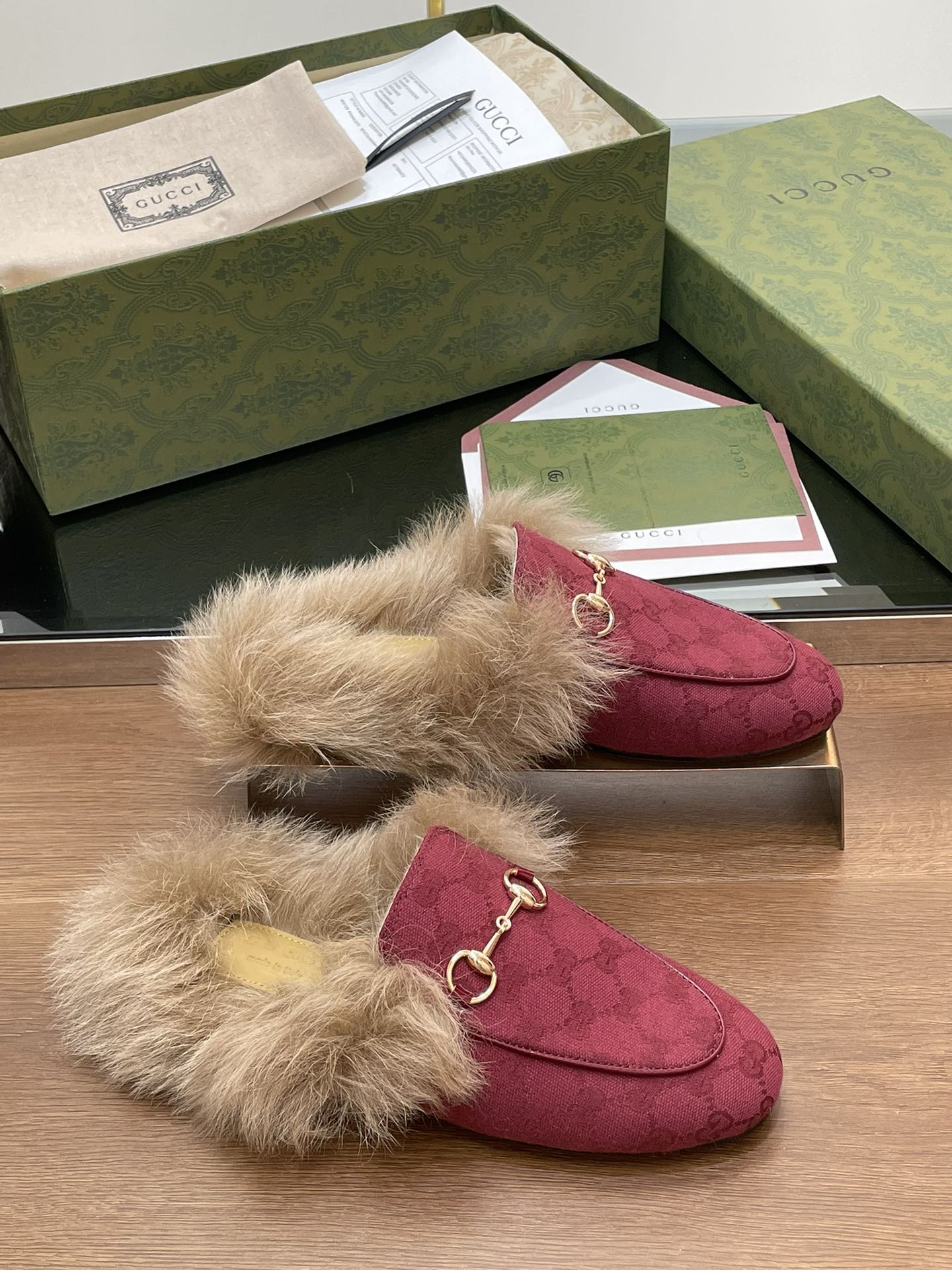 GUCCI グッチ フラットシューズ ファー付き レディース ブラック