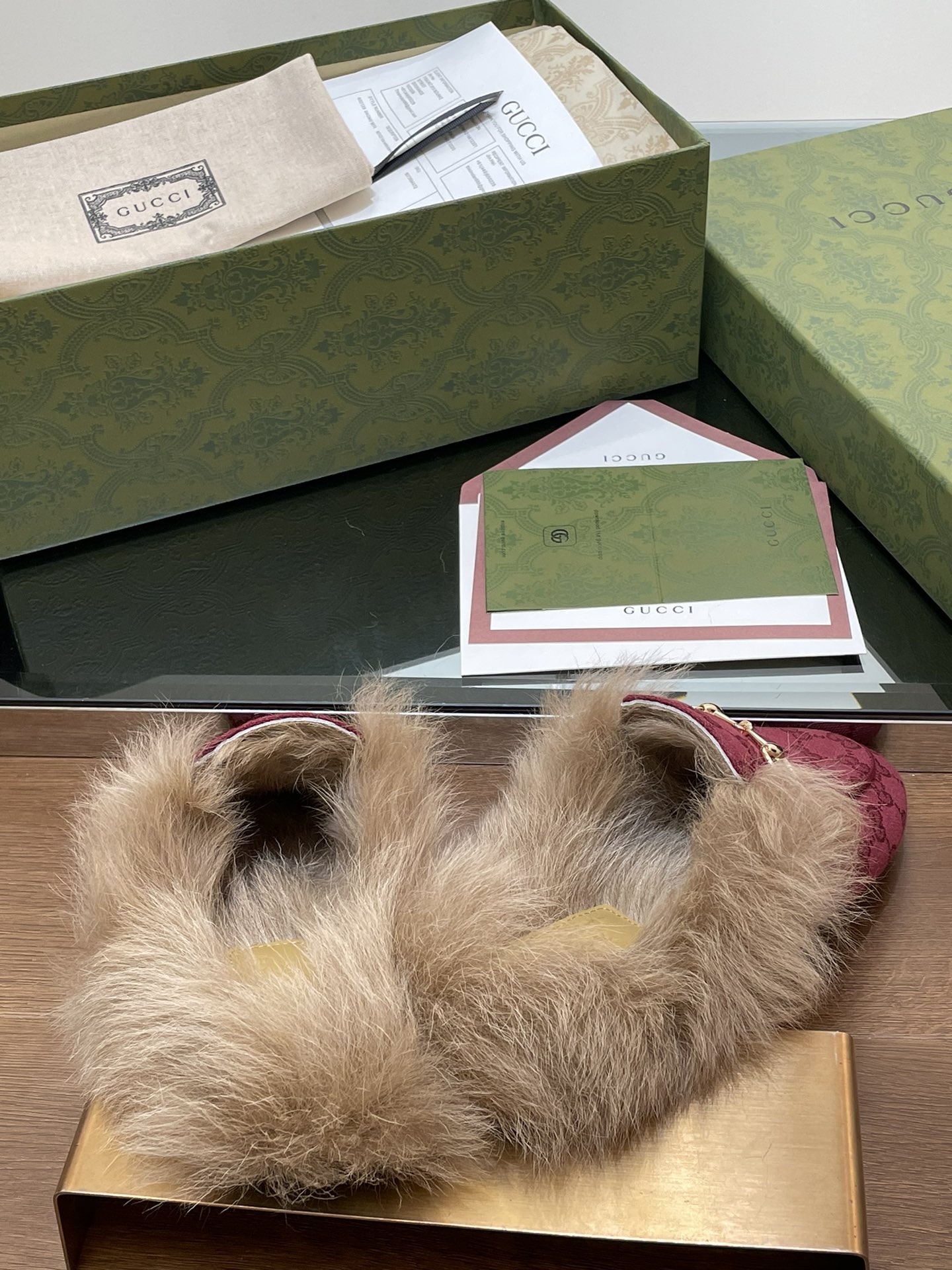 GUCCI グッチ フラットシューズ ファー付き レディース ブラック - 画像 8