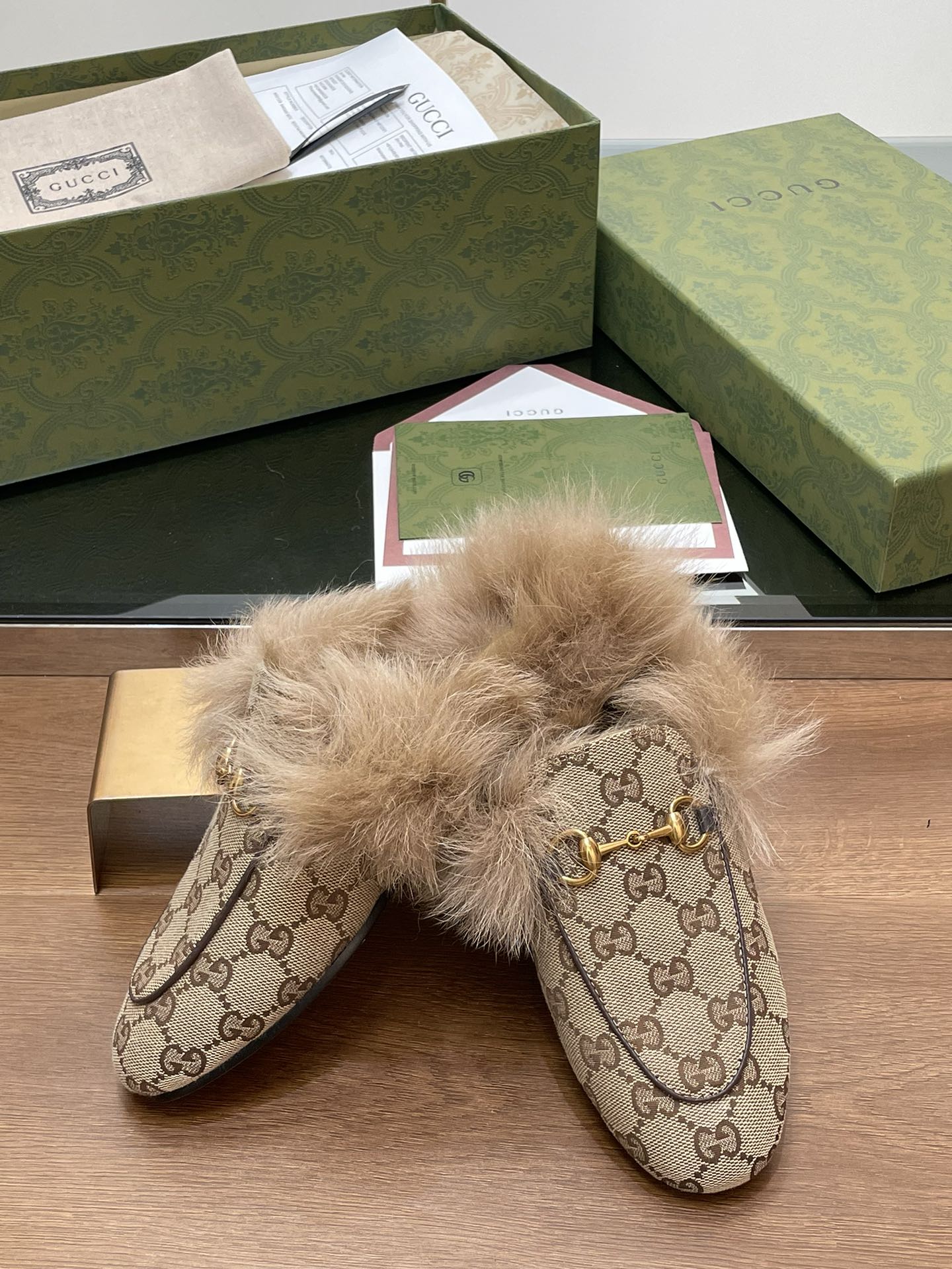 GUCCI グッチ フラットシューズ ローファー ファー付き ベージュ - 画像 6