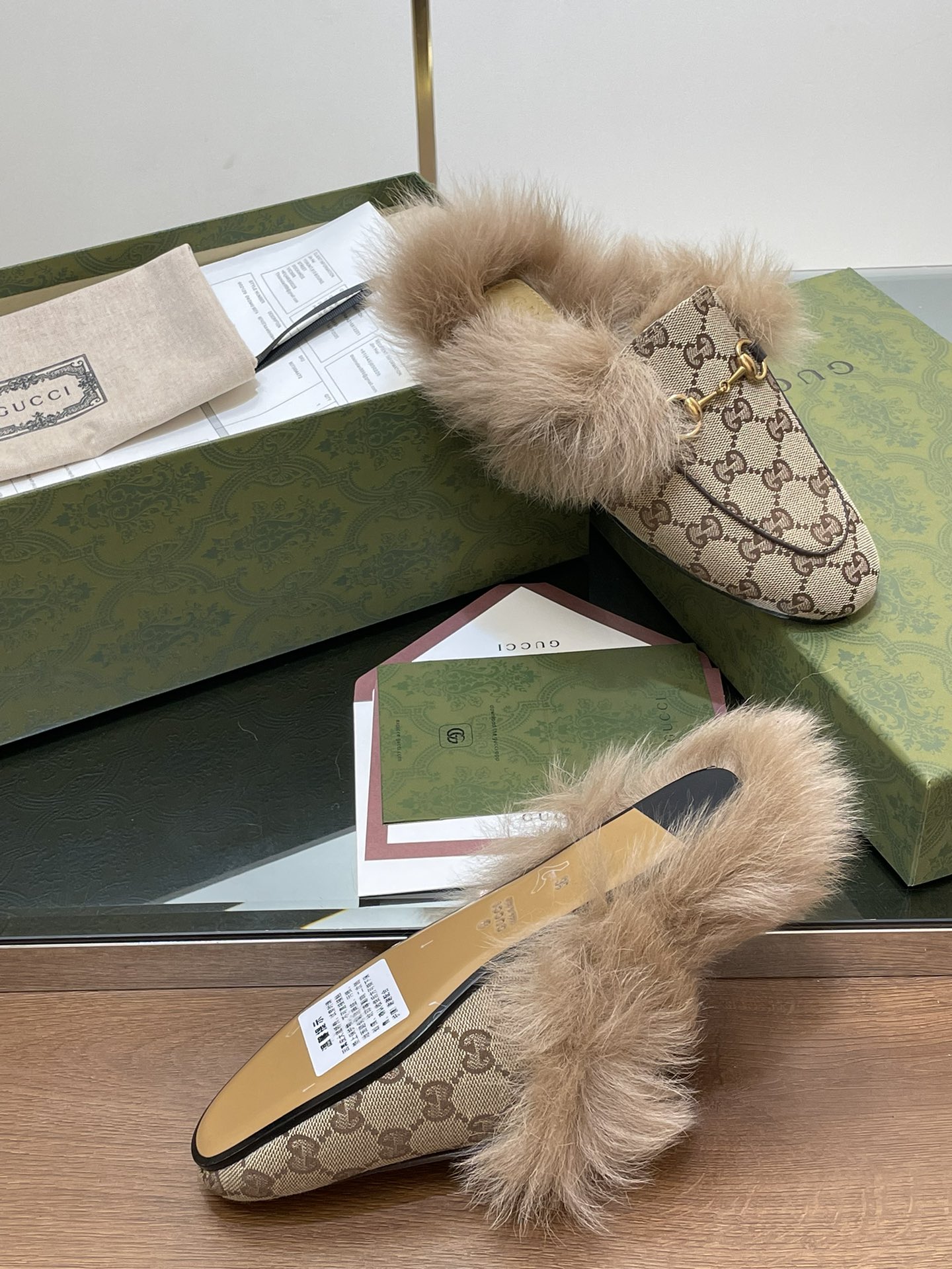 GUCCI グッチ フラットシューズ ローファー ファー付き ベージュ - 画像 9